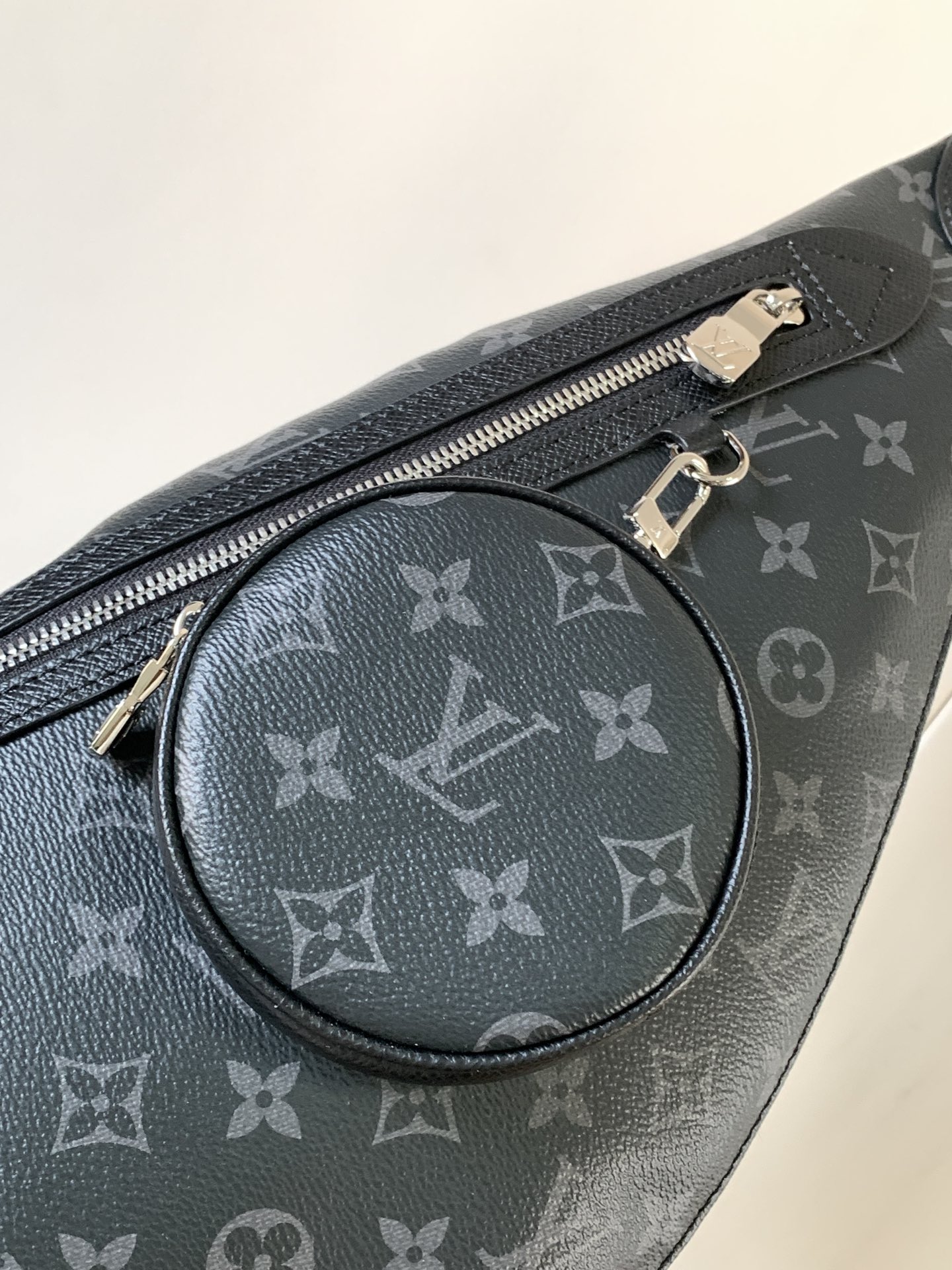 Duo Slingbag Monogram Black M30936