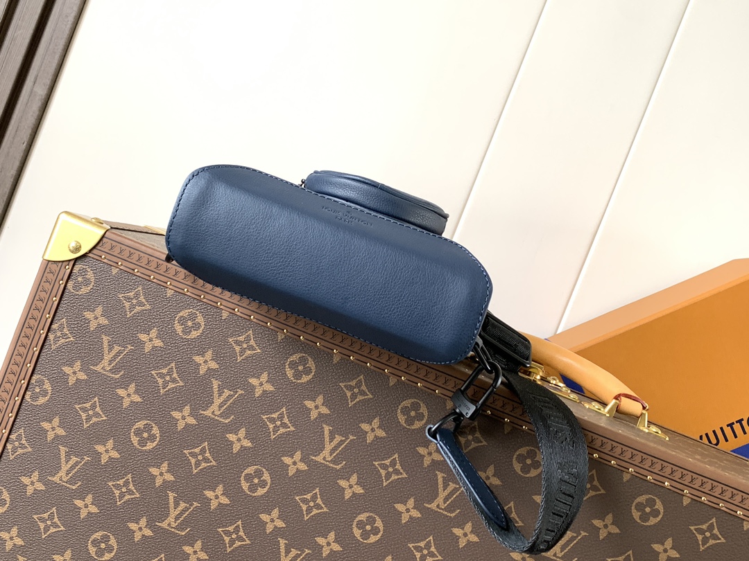 Duo Slingbag Monogram Shadow Navy Blue M24467