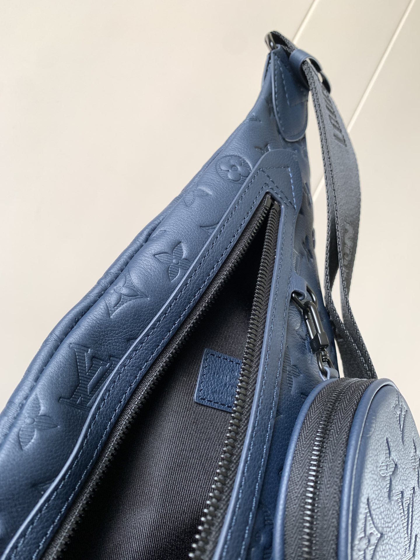 Duo Slingbag Monogram Shadow Navy Blue M24467