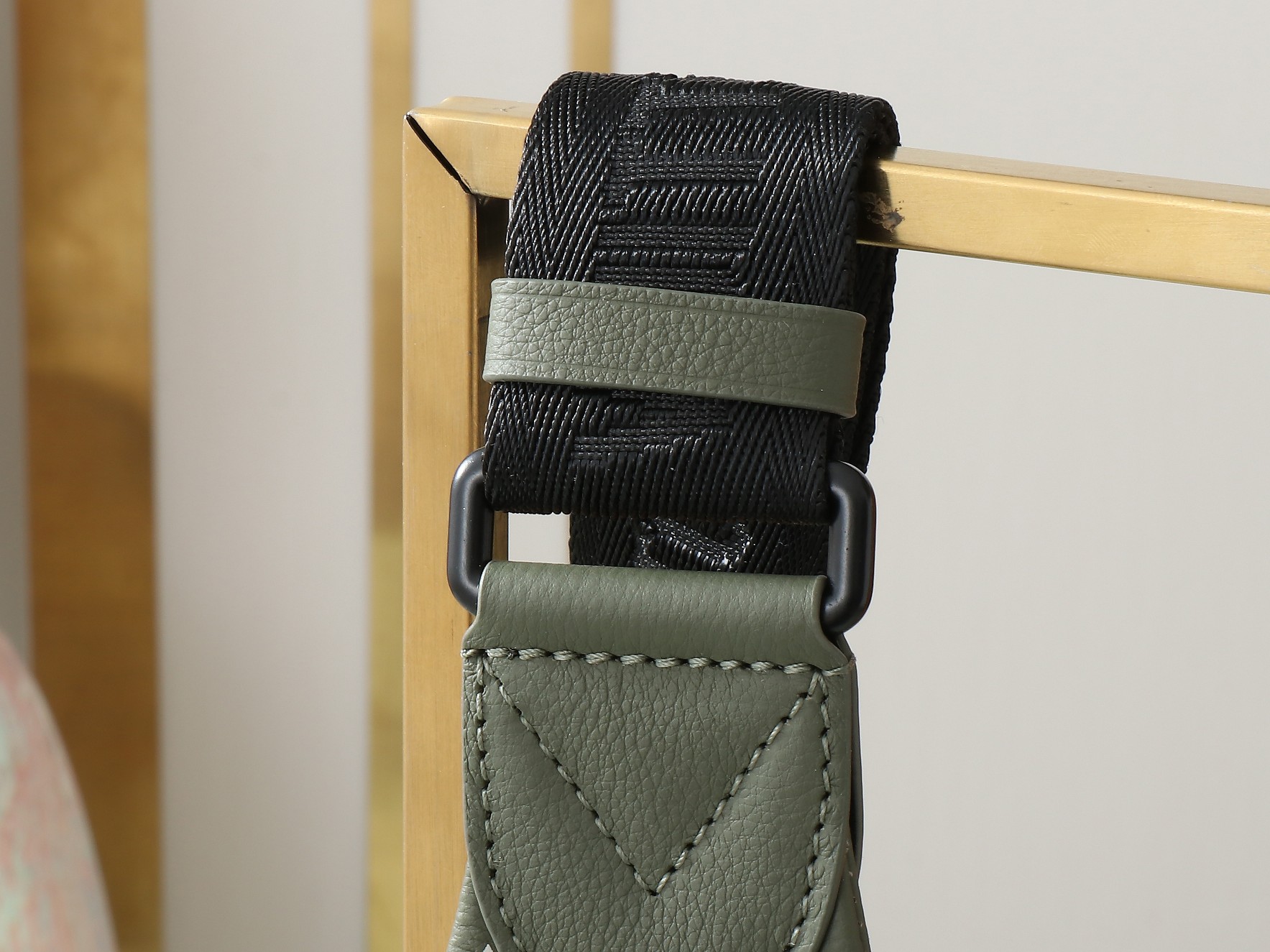 Duo Slingbag Monogram Shadow Olive Green M12486