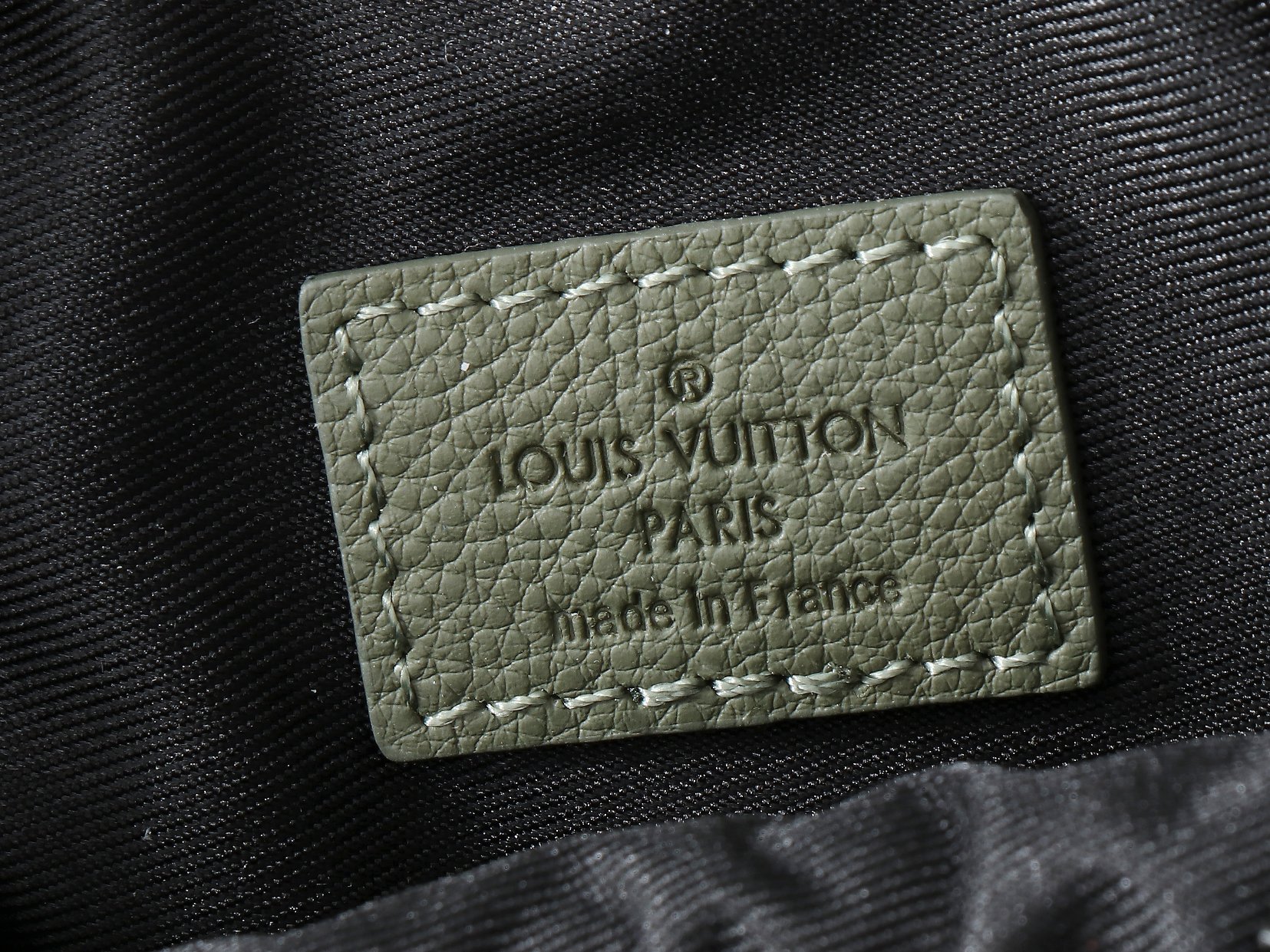 Duo Slingbag Monogram Shadow Olive Green M12486