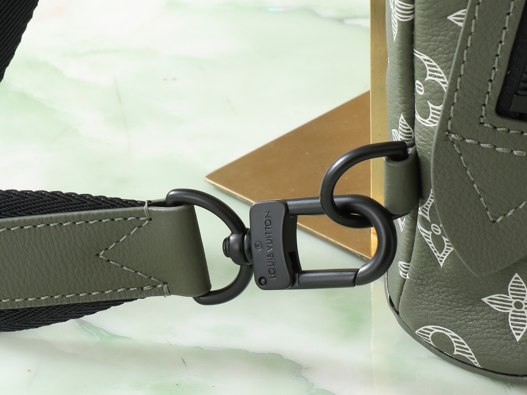 Duo Slingbag Monogram Shadow Olive Green M12486