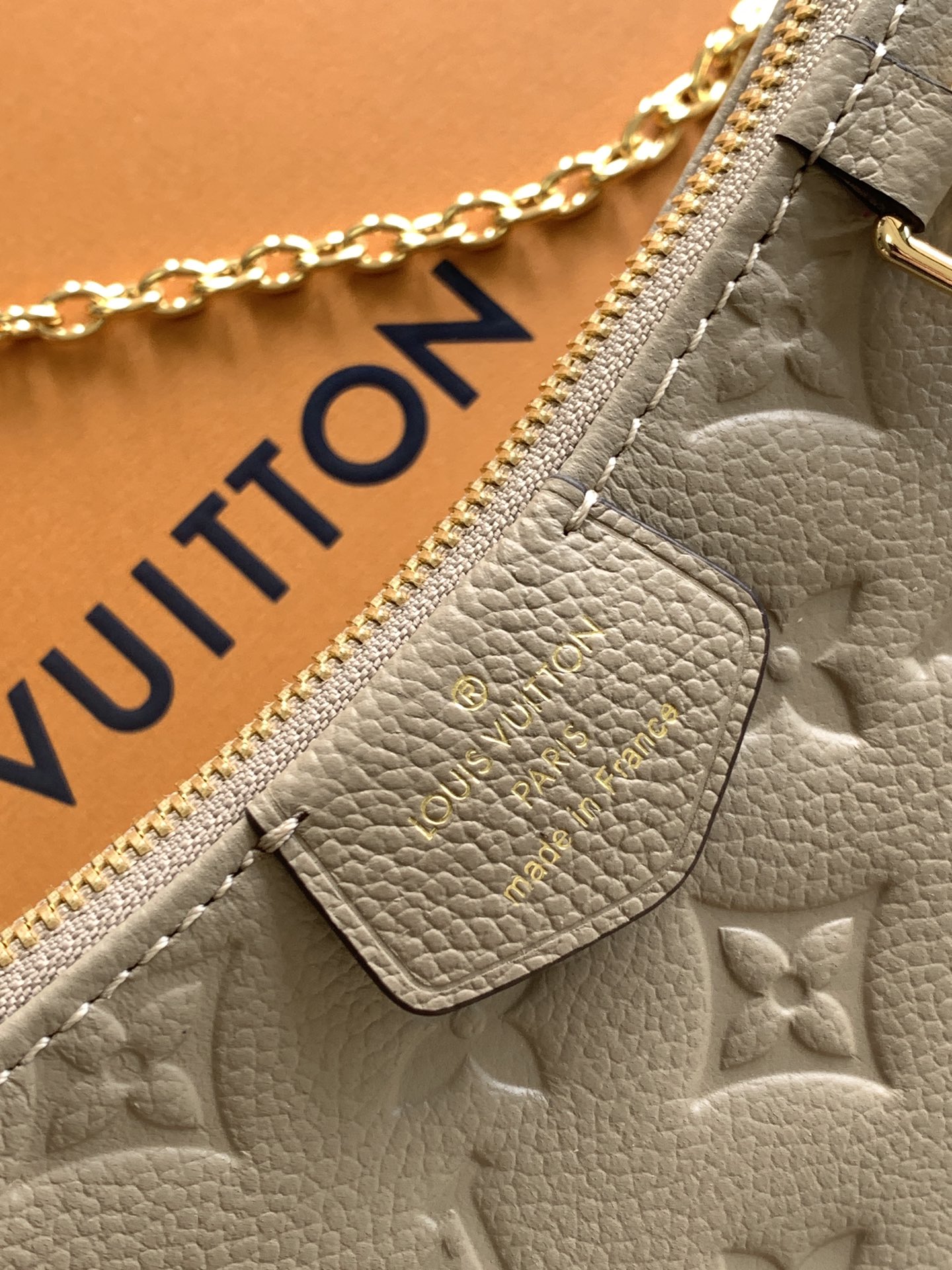 Easy Pouch On Strap Turtledove Embossed Monogram Empreinte Cowhide Leather M81862