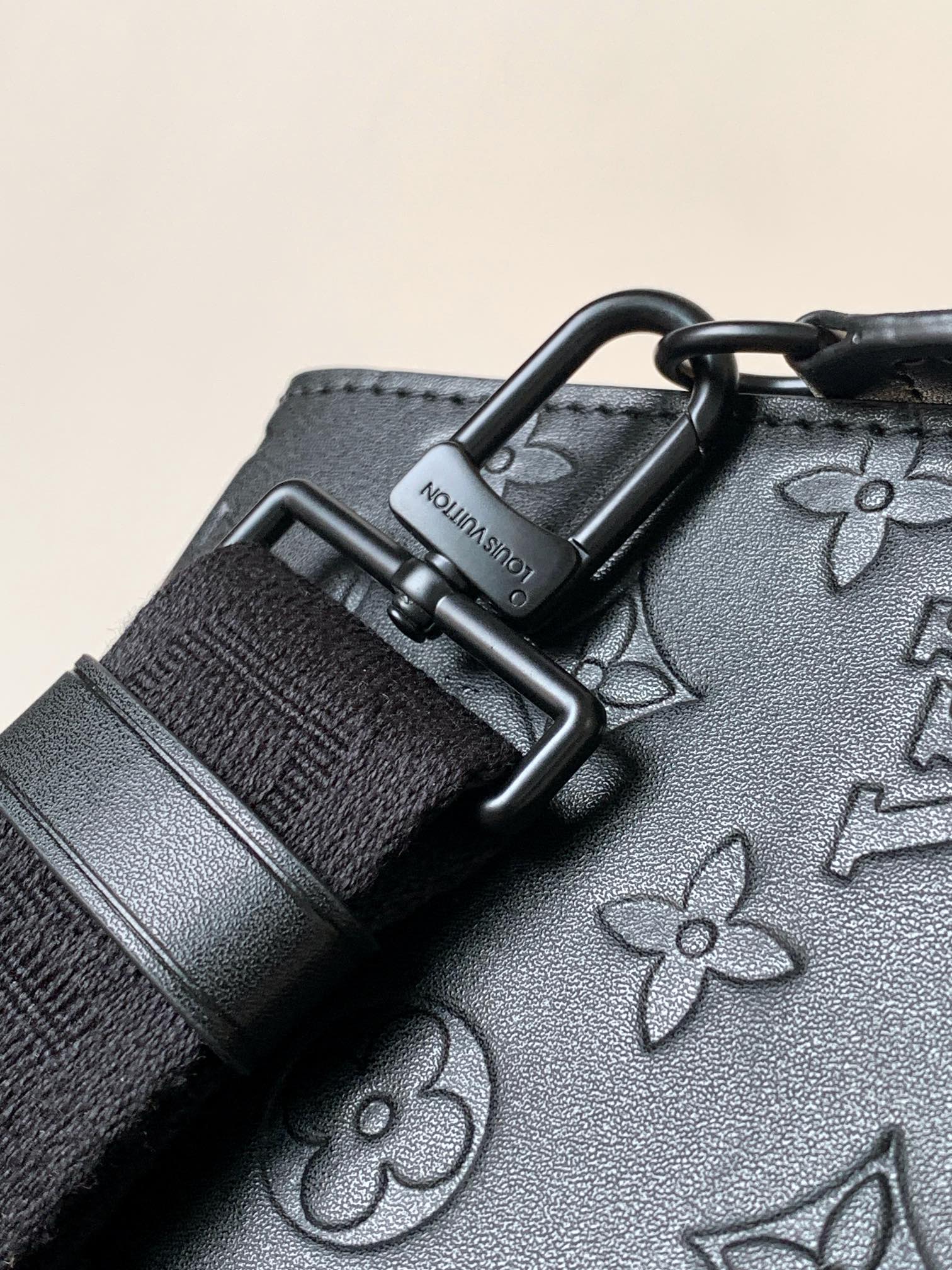 Gaston Wearable Wallet Black Monogram Shadow M81115