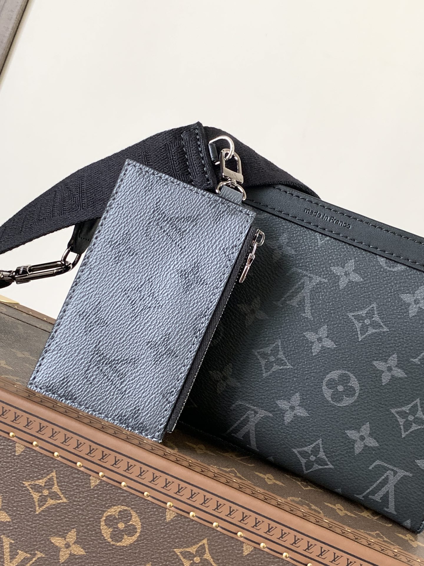 Gaston Wearable Wallet Monogram Eclipse Reverse M81124