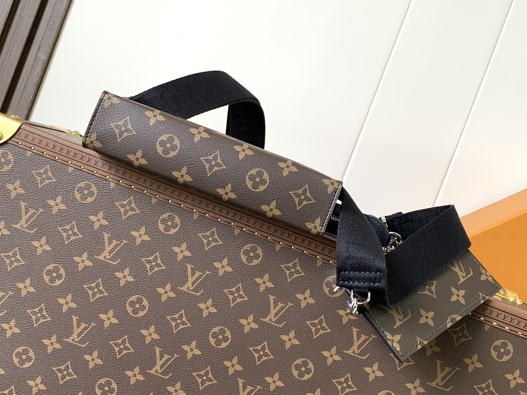 Gaston Wearable Wallet Monogram Macassar M14036