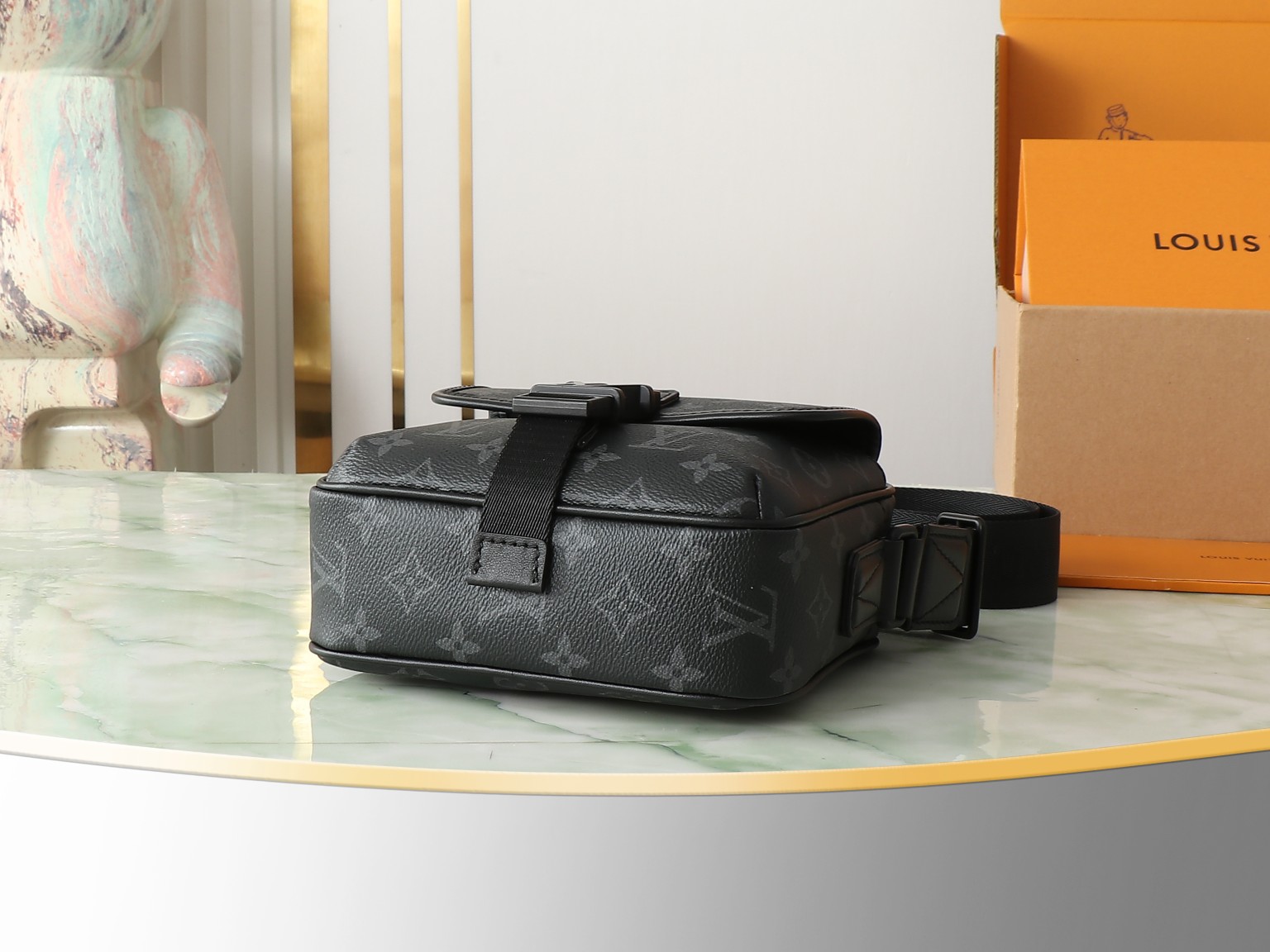 Getaway Messenger Bag Monogram Eclipse M12518