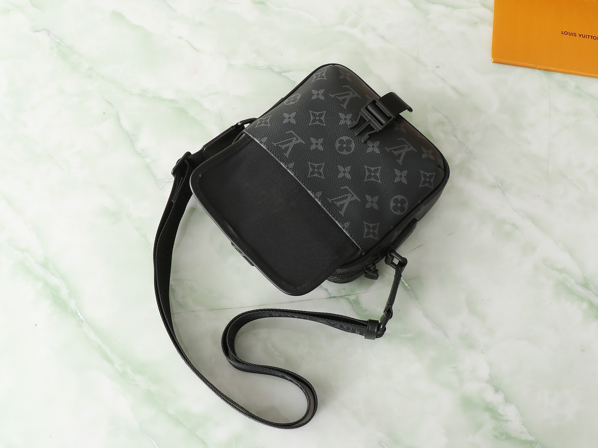 Getaway Messenger Bag Monogram Eclipse M12518