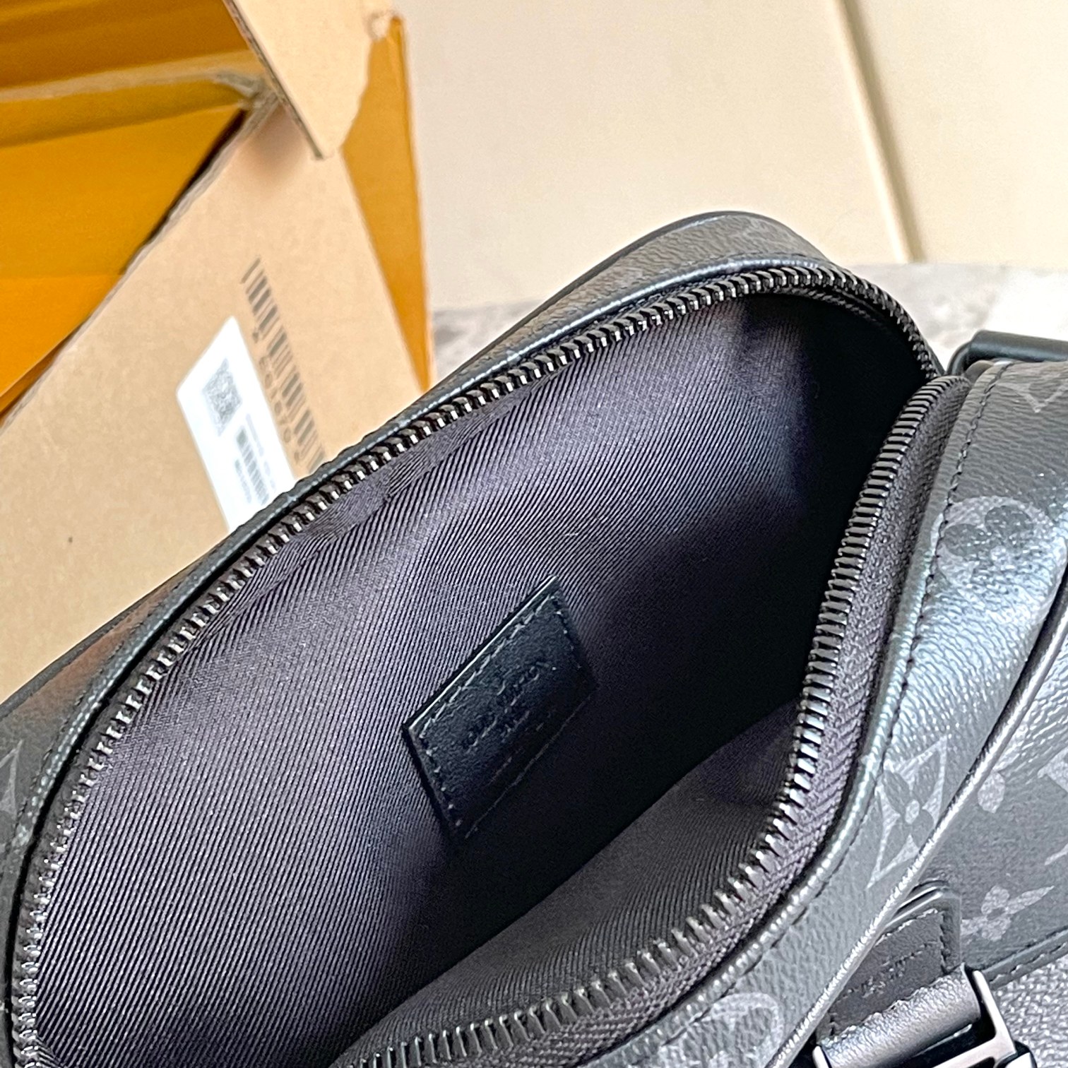 Getaway Messenger Bag Monogram Eclipse M12518