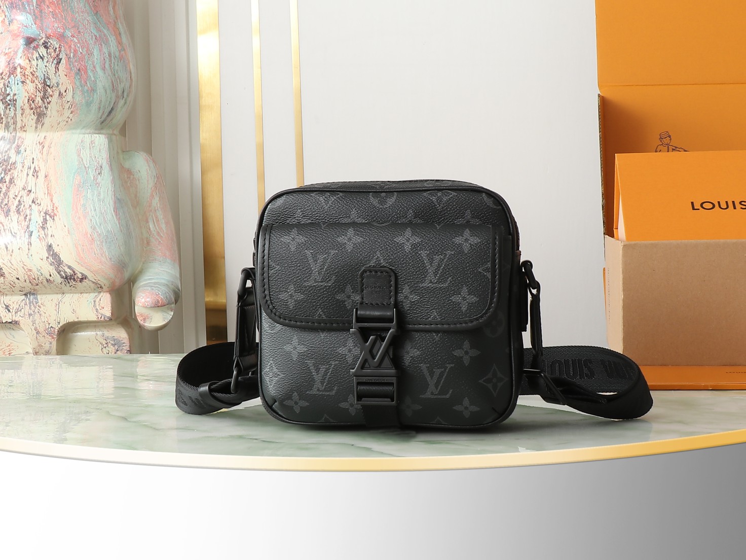 Getaway Messenger Bag Monogram Shadow Black M12516