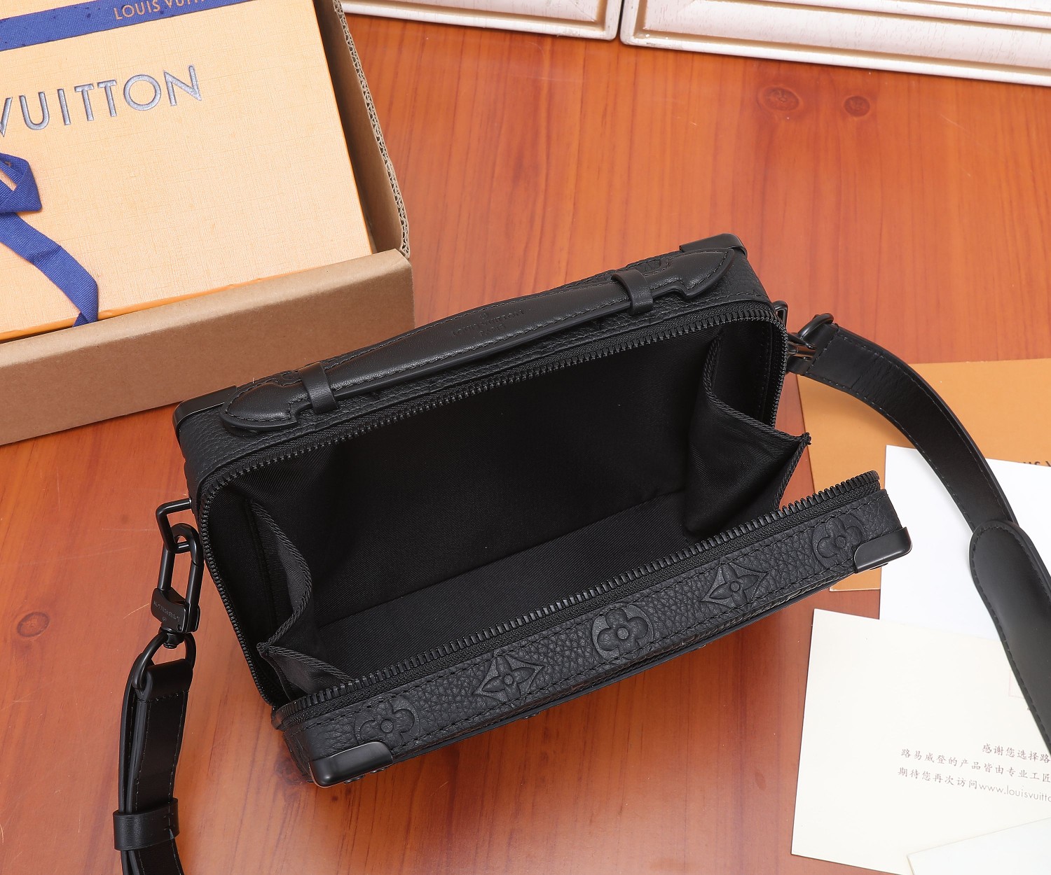 Handle Soft Trunk Bag Black Taurillon Monogram M59163