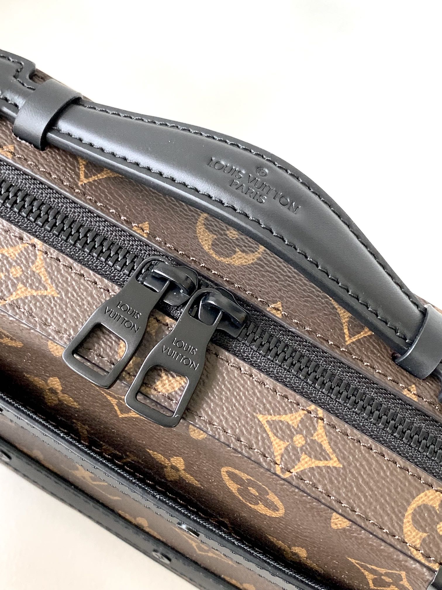 Handle Soft Trunk Bag Monogram Macassar M45935