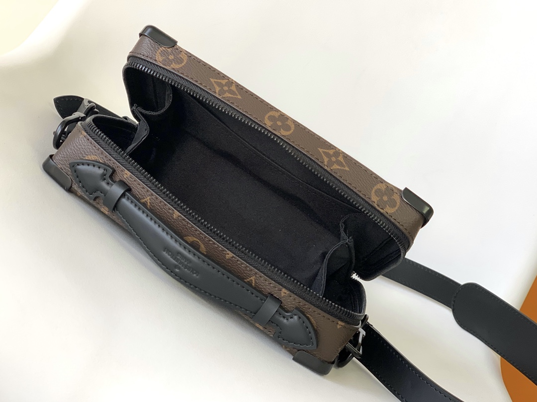 Handle Soft Trunk Bag Monogram Macassar M45935