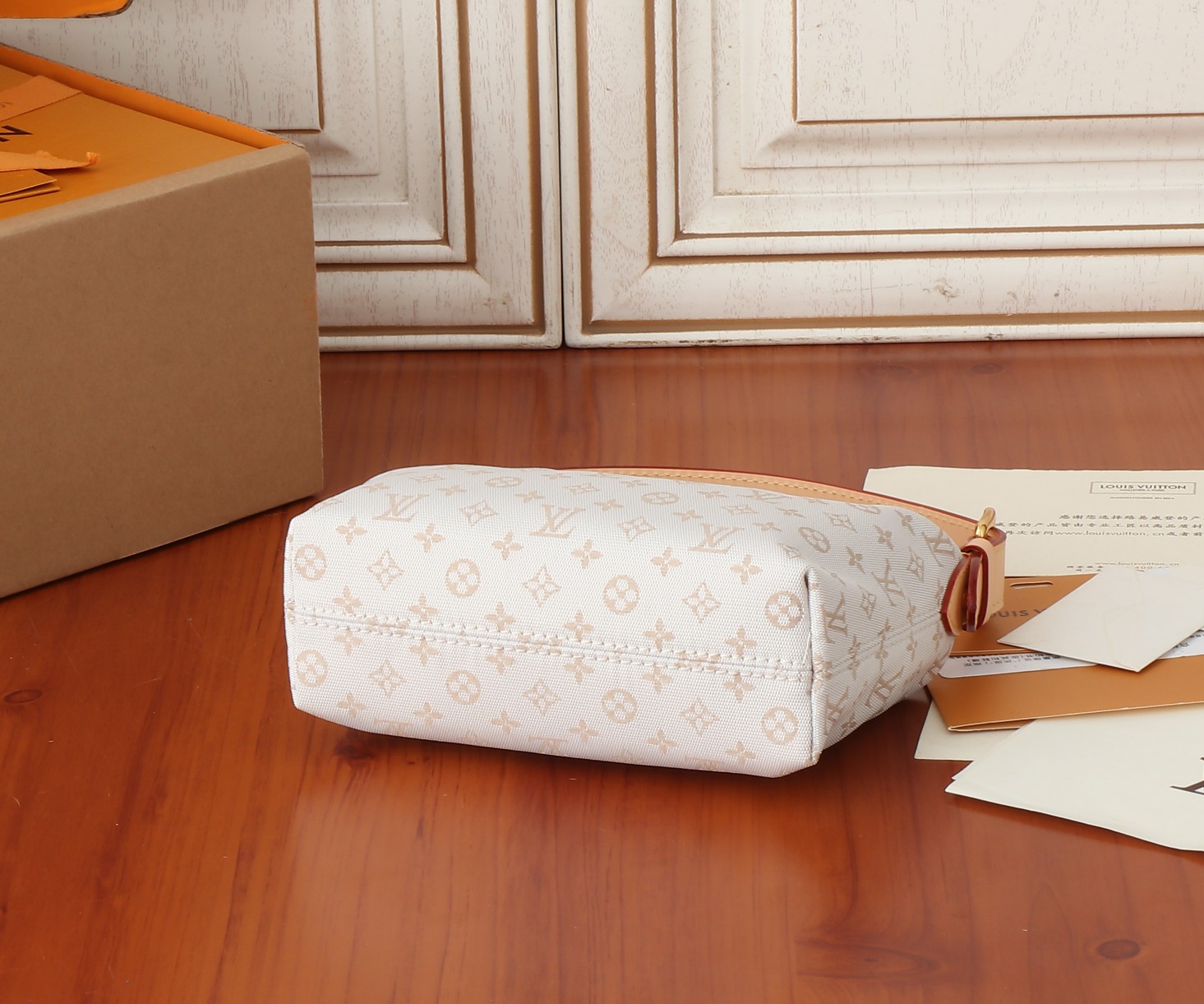Hills Pochette Monogram White Polyamide M12433