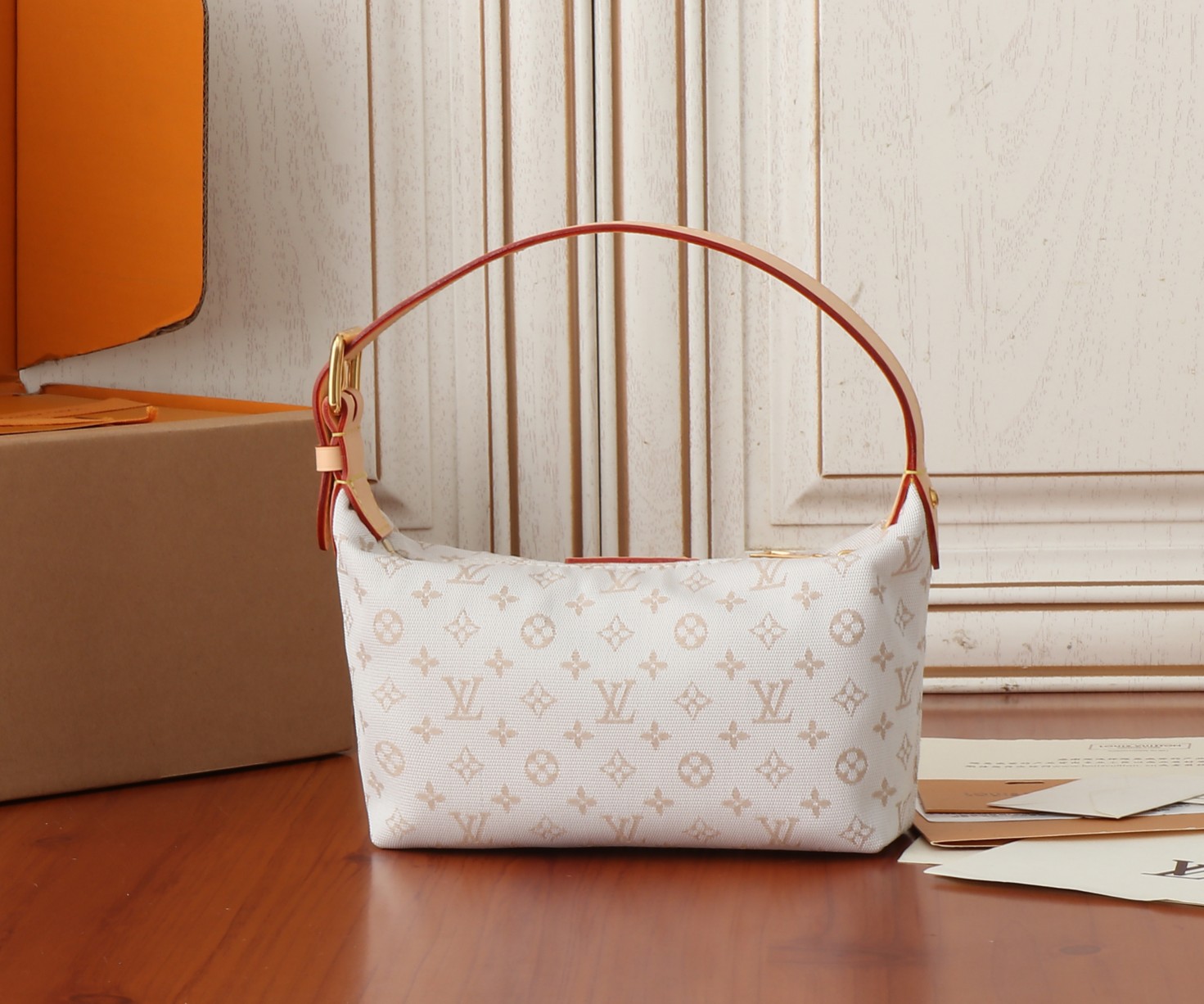 Hills Pochette Monogram White Polyamide M12433