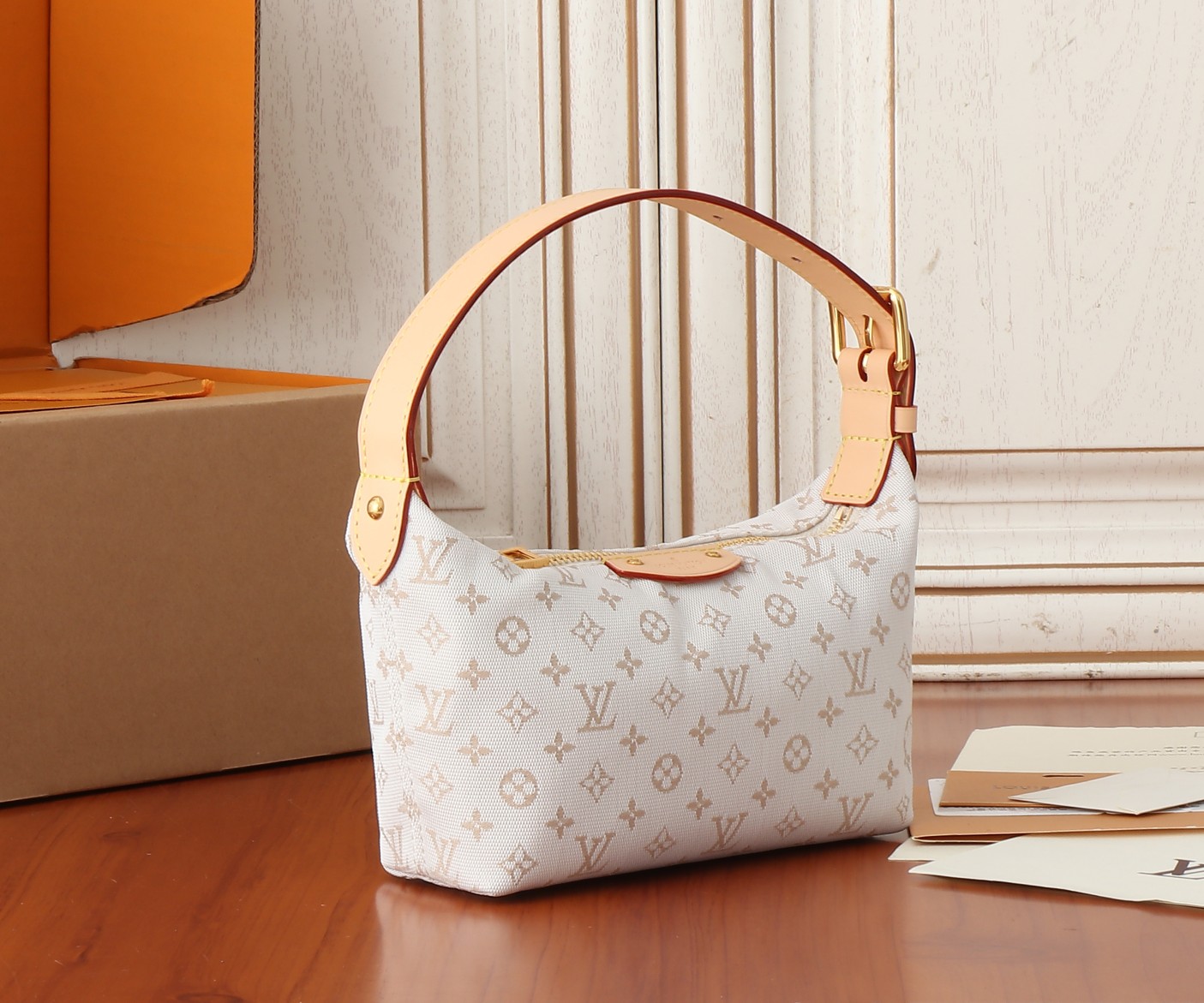 Hills Pochette Monogram White Polyamide M12433