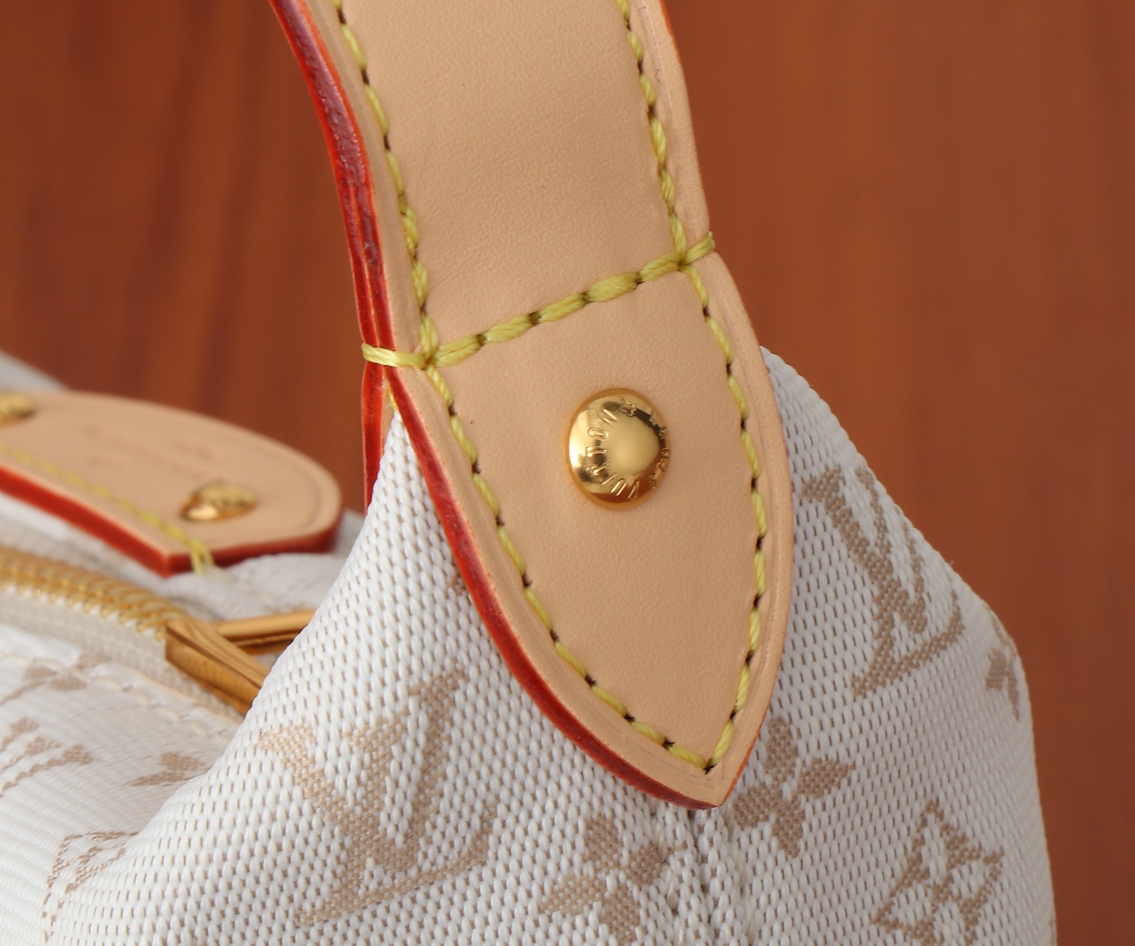 Hills Pochette Monogram White Polyamide M12433