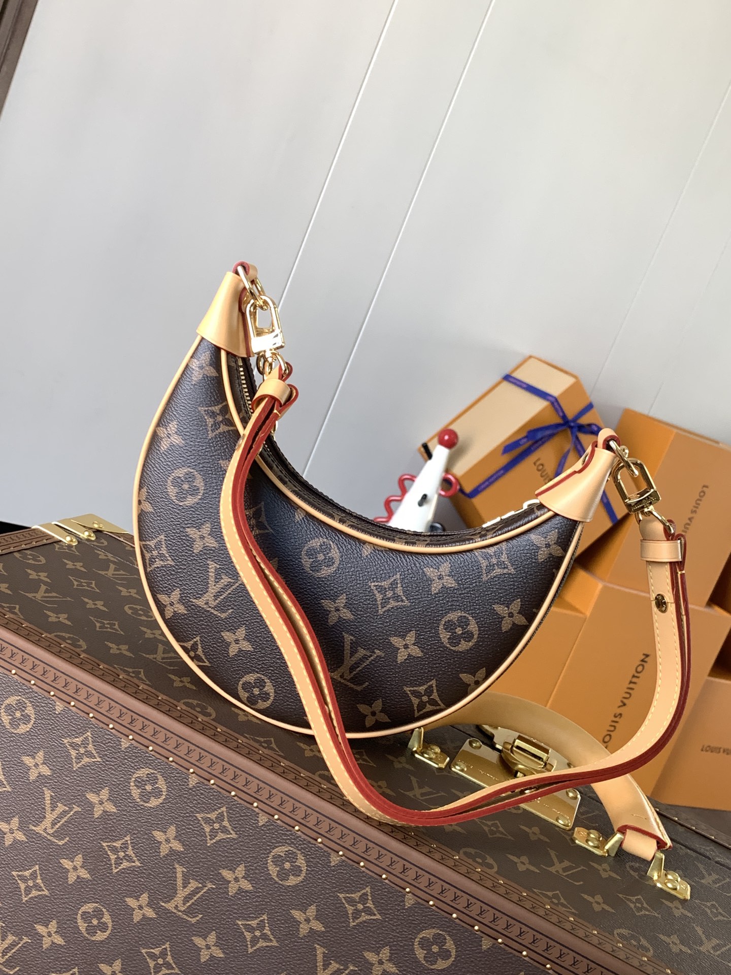 Loop Bag Monogram M81098