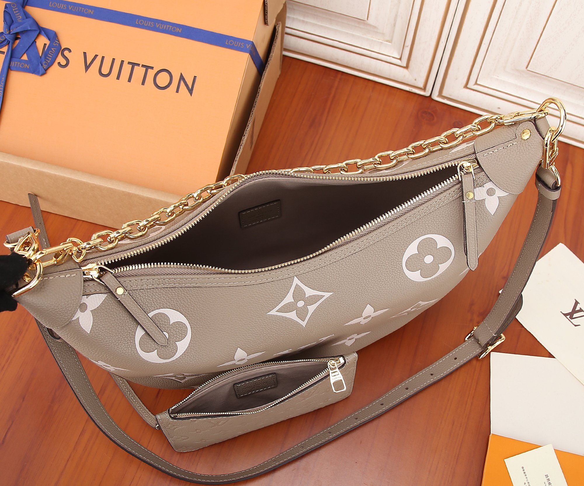 Loop Hobo Bag Bicolor Monogram Empreinte Leather M46738