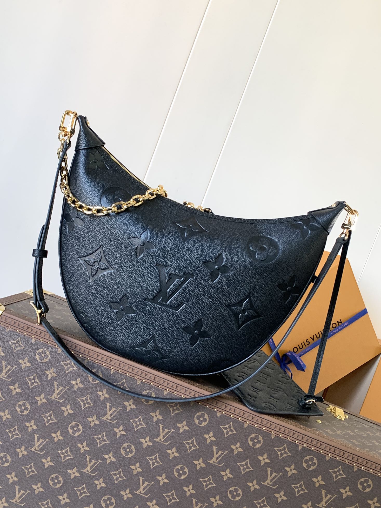 Loop Hobo Bag Monogram Empreinte Leather Black M46725