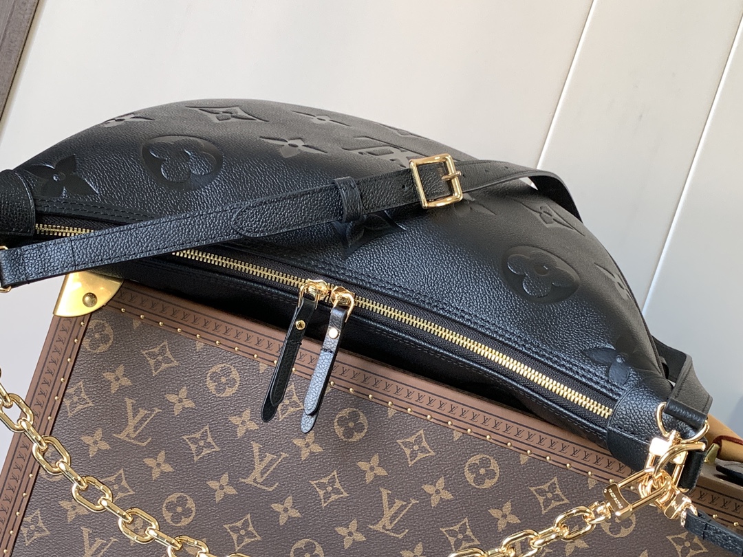Loop Hobo Bag Monogram Empreinte Leather Black M46725