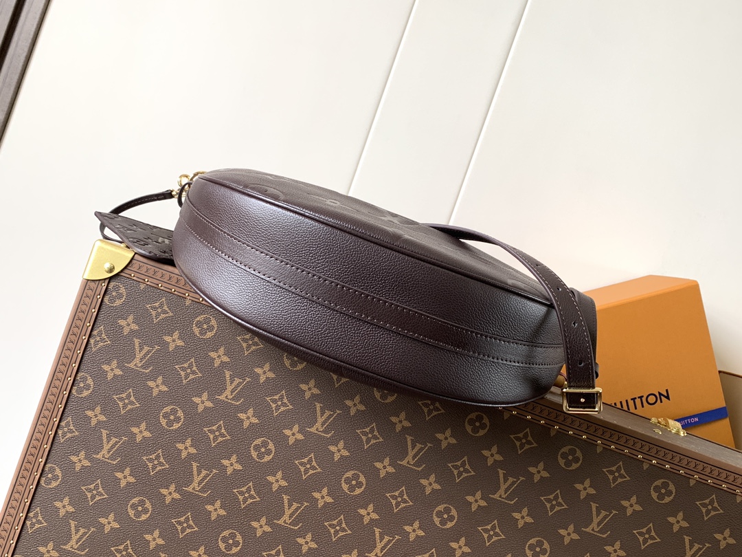 Loop Hobo Bag Monogram Empreinte Leather Chocolate M14042