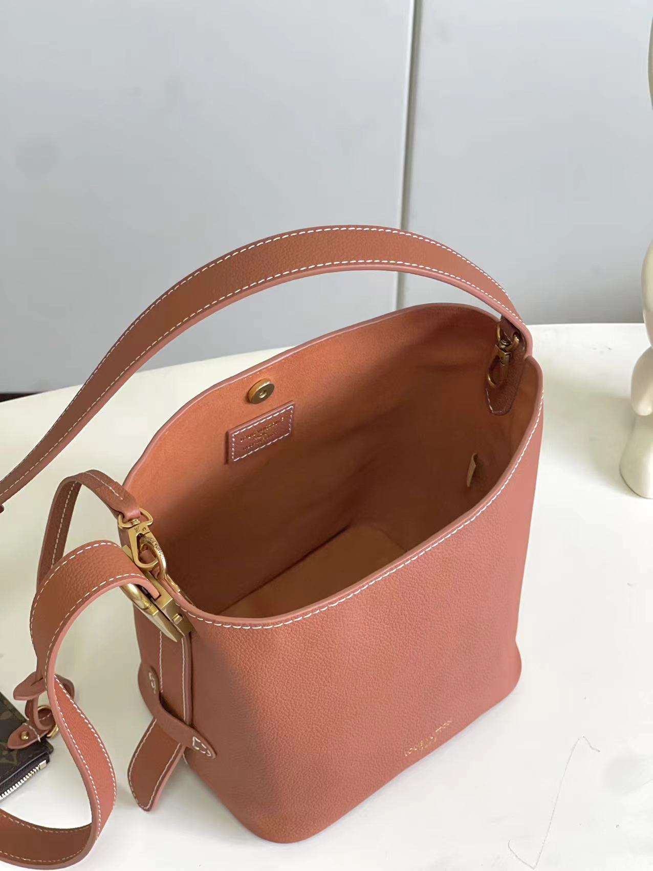 Low Key All In Bb Bag Cognac M14416