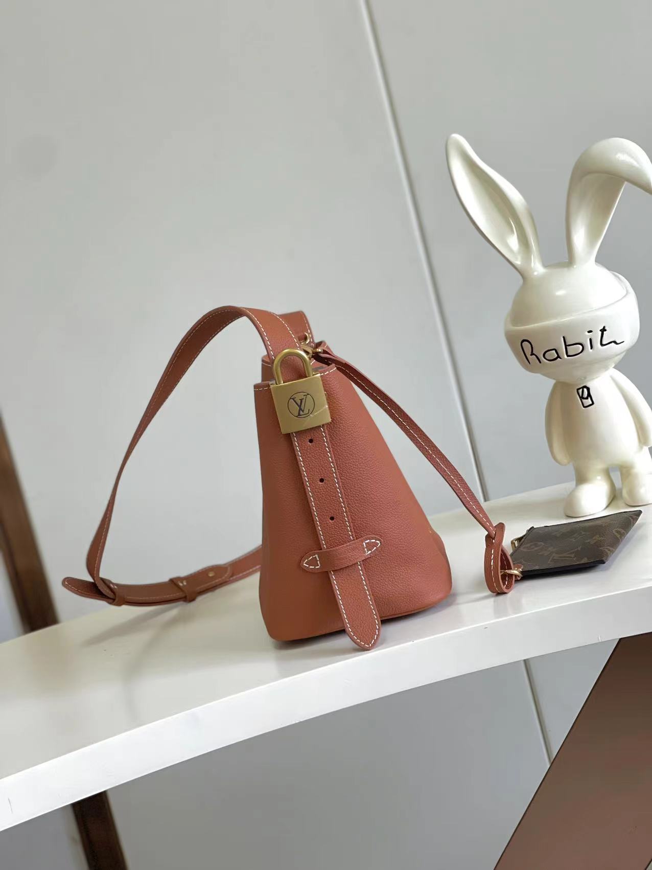 Low Key All In Bb Bag Cognac M14416
