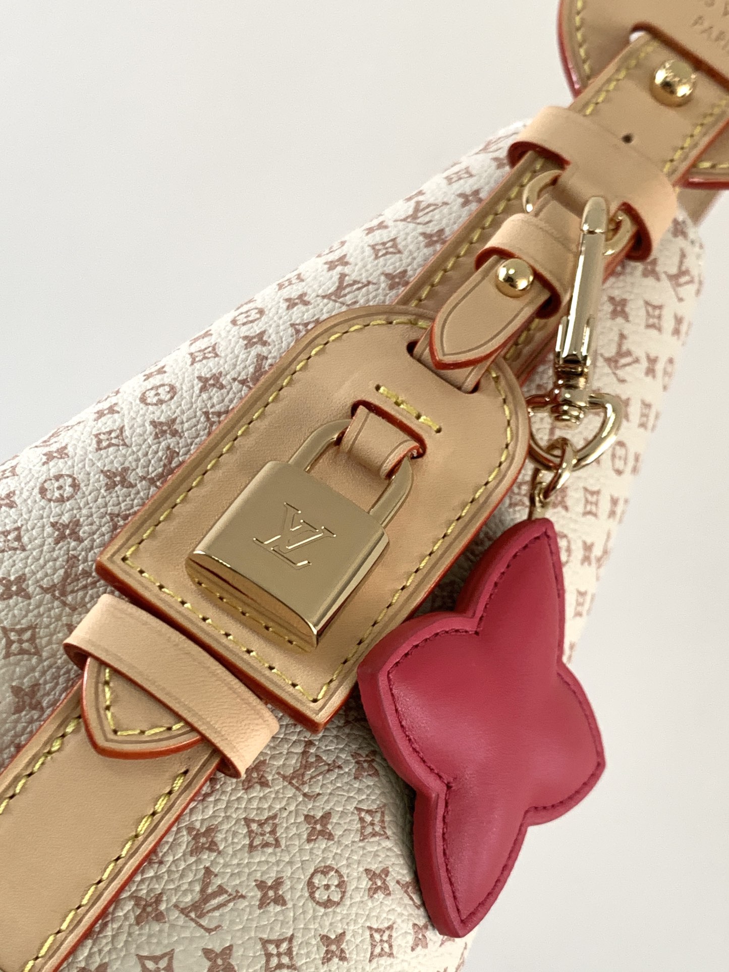 Low Key All In Bb H27 Bag Dune/Sand M15130