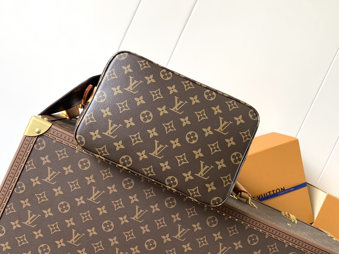 Low Key All In Gm Bag Monogram M12926