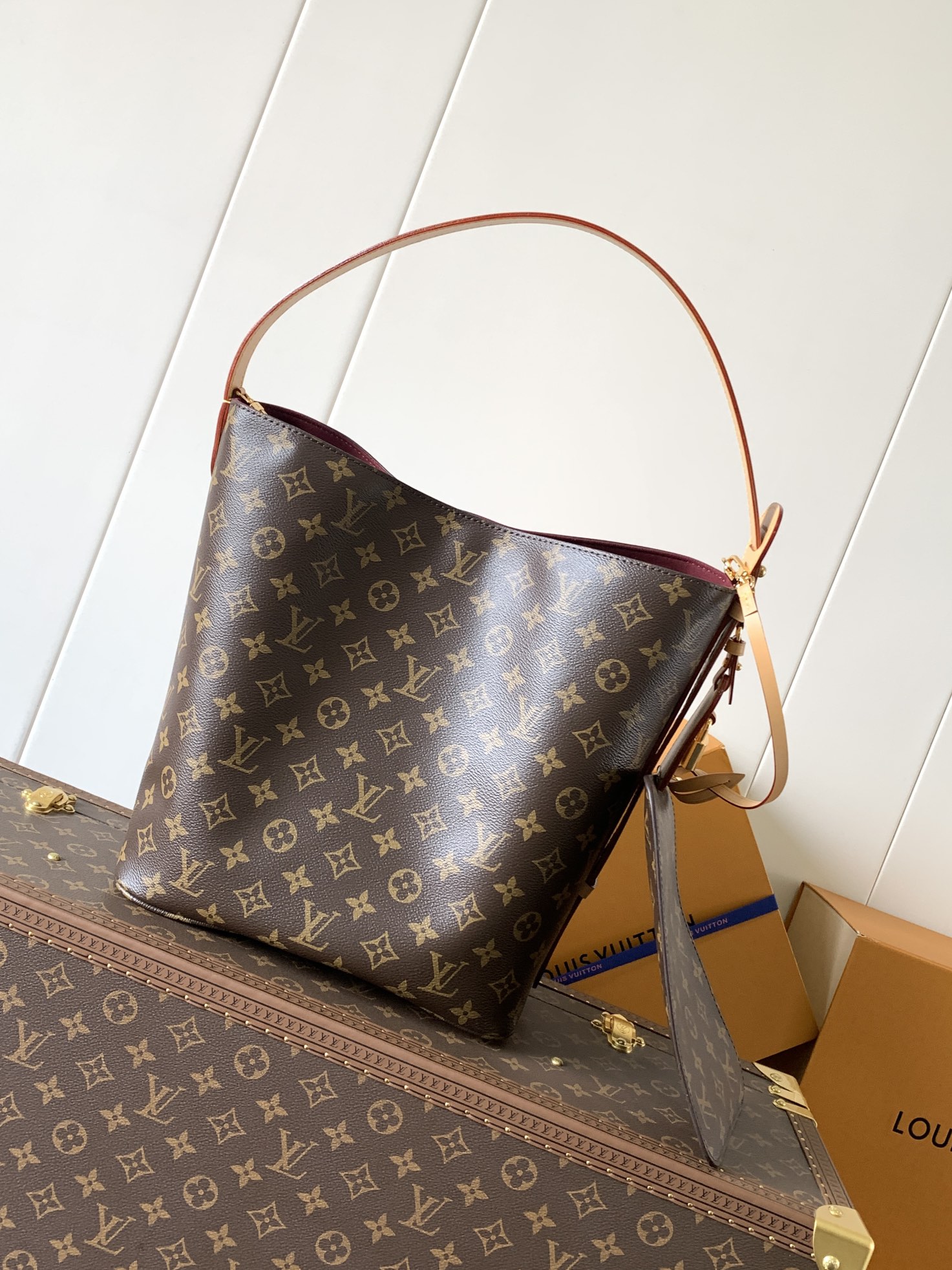 Low Key All In Gm Bag Monogram M12926