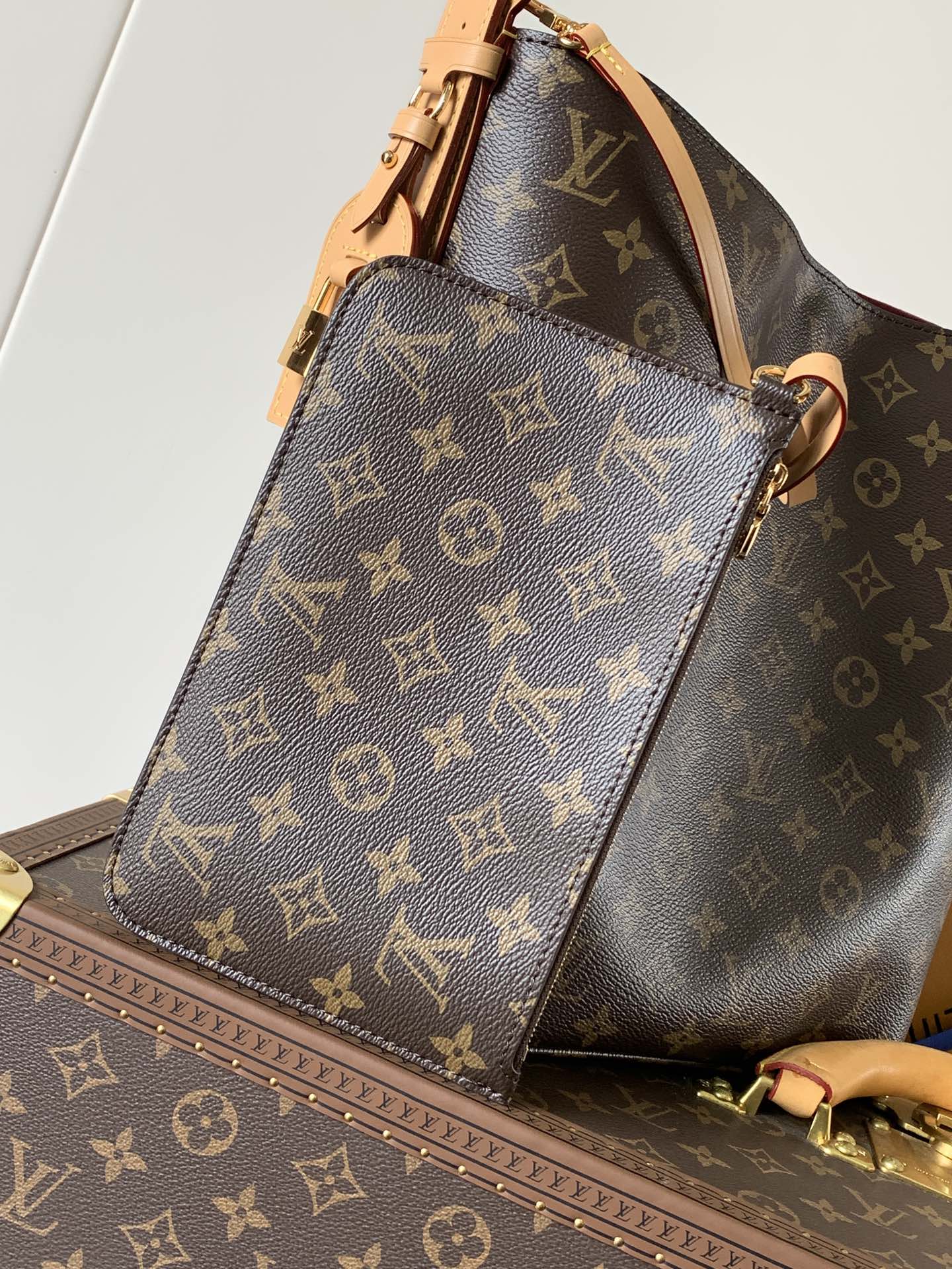 Low Key All In Gm Bag Monogram M12926
