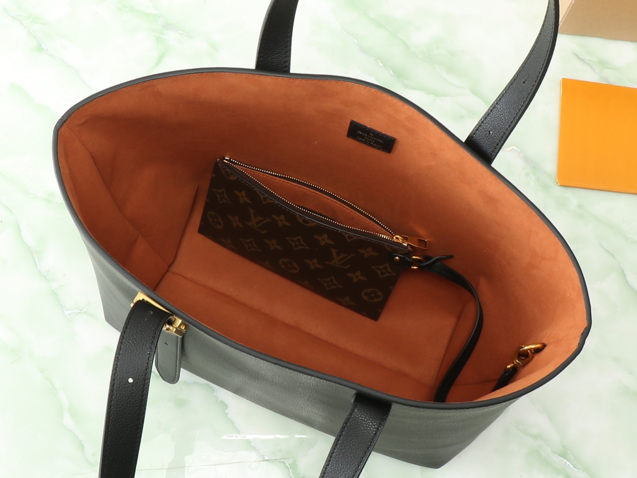 Low Key Cabas Mm Bag Black Grained Calfskin M25341