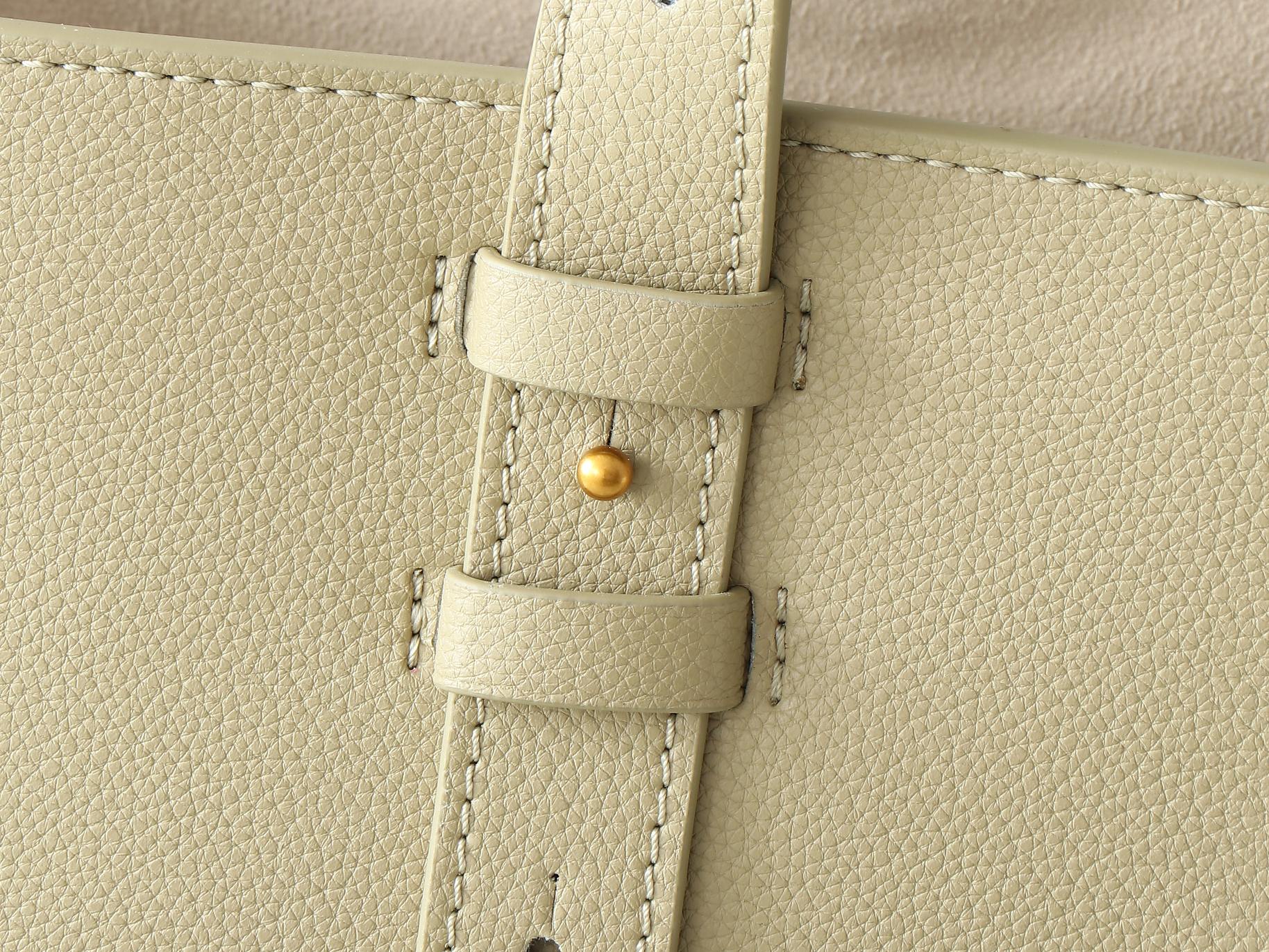 Low Key Cabas Mm Bag Clay Grained Calfskin M25341