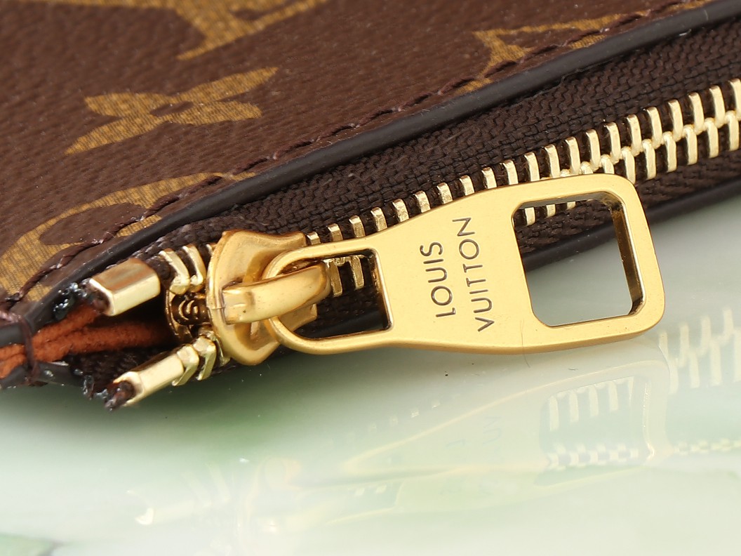 Low Key Cabas Mm Bag Cognac Grained Calfskin M25341
