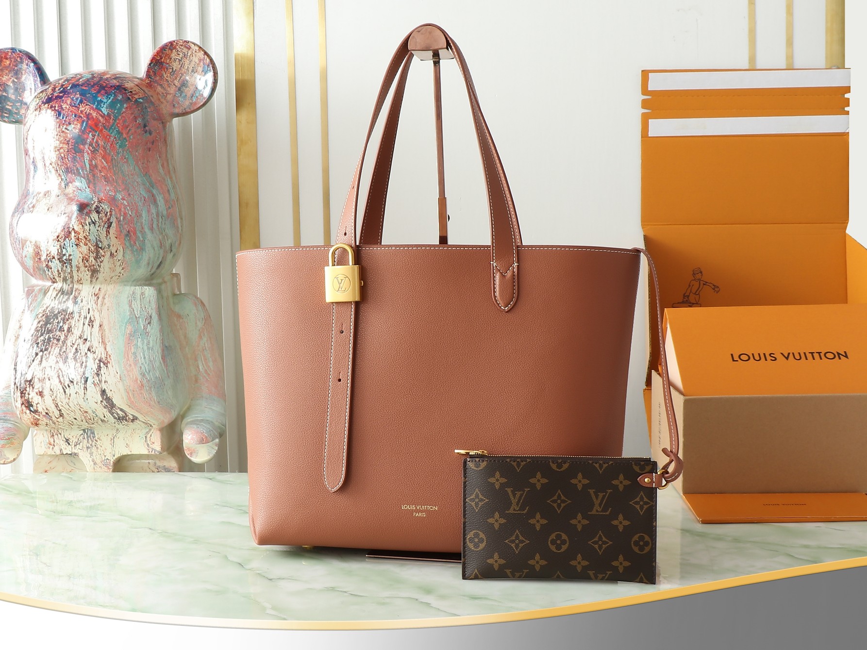 Low Key Cabas Mm Bag Cognac Grained Calfskin M25341