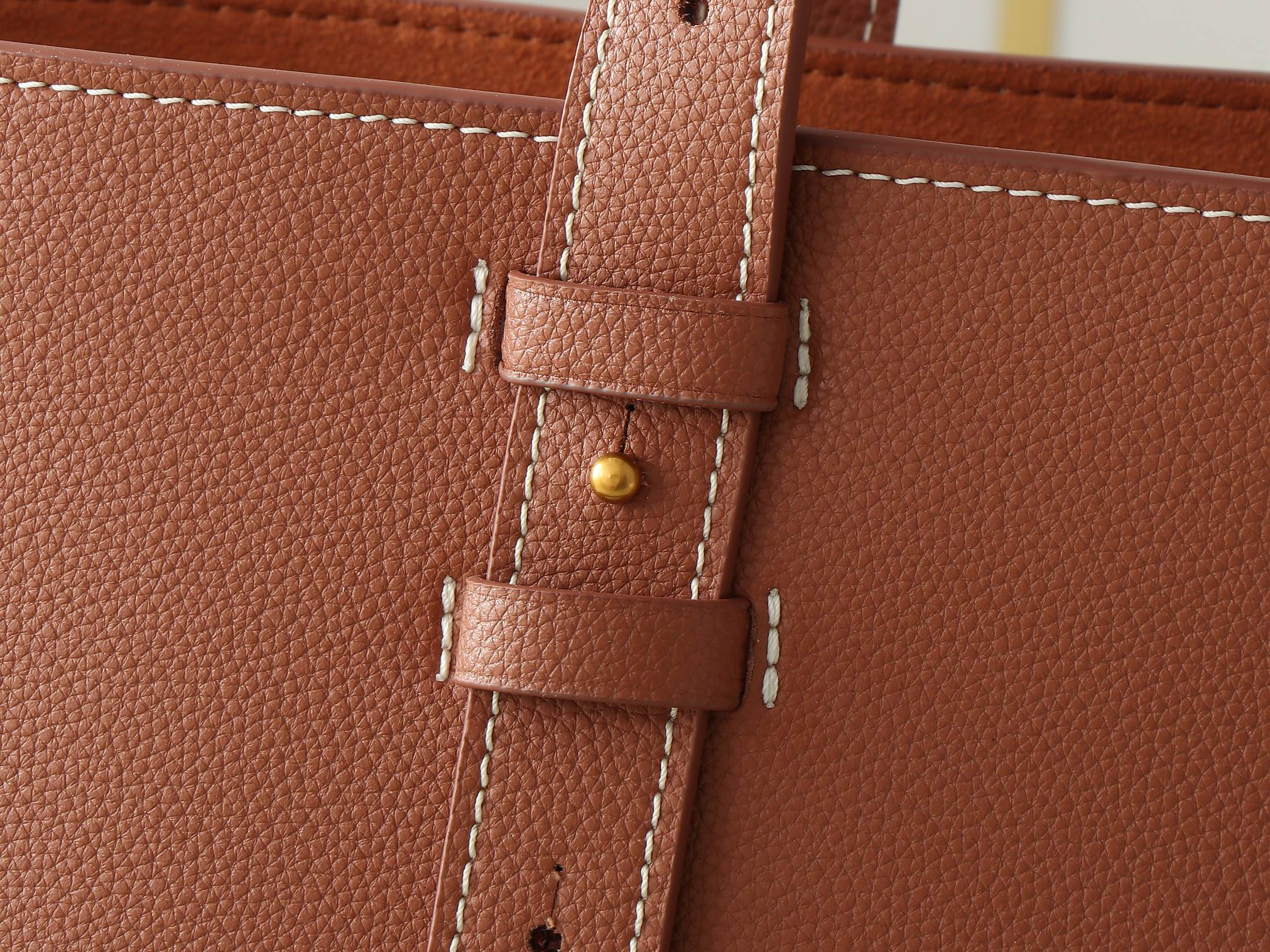 Low Key Cabas Mm Bag Cognac Grained Calfskin M25341