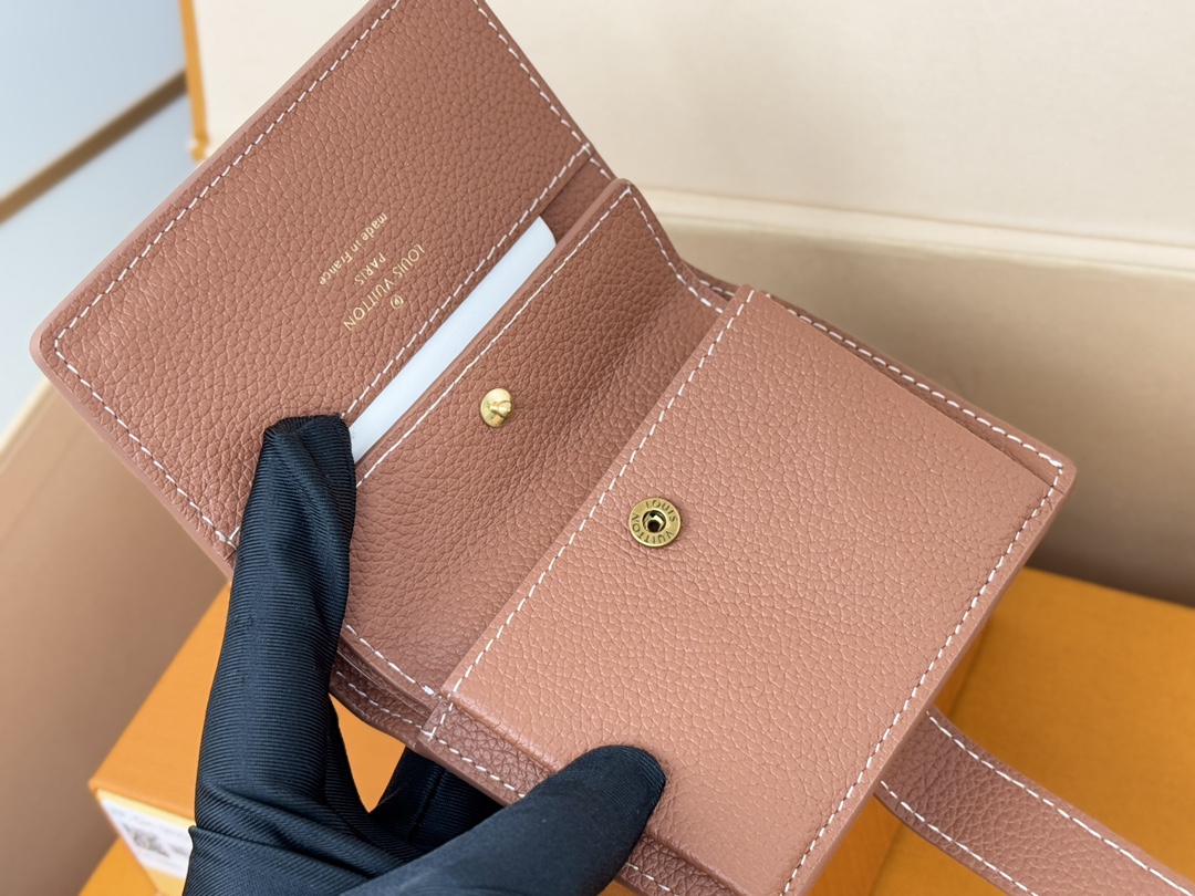 Low Key Compact Wallet Cognac M12148
