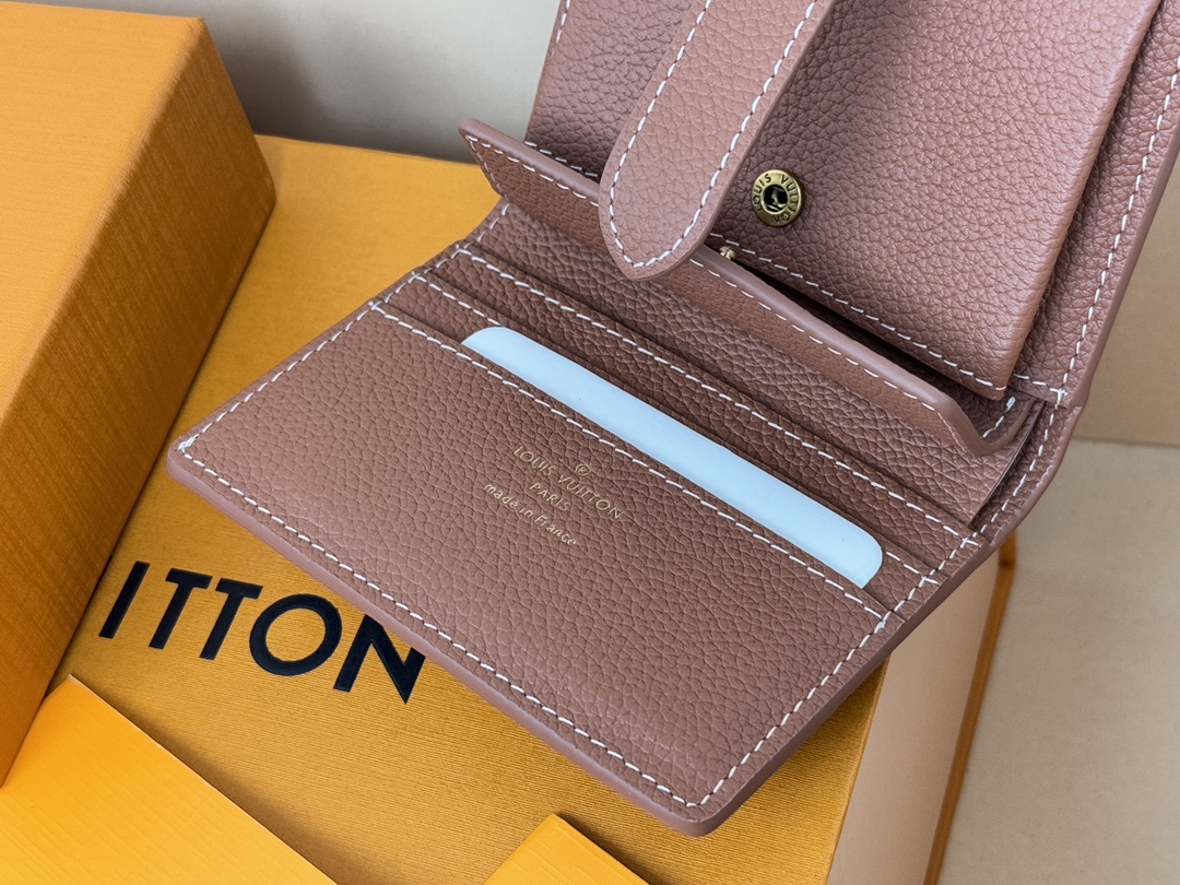 Low Key Compact Wallet Cognac M12148