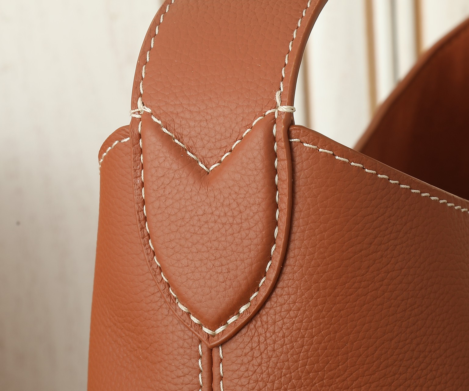 Low Key Hobo Mm Bag Cognac Grained Calfskin M24974