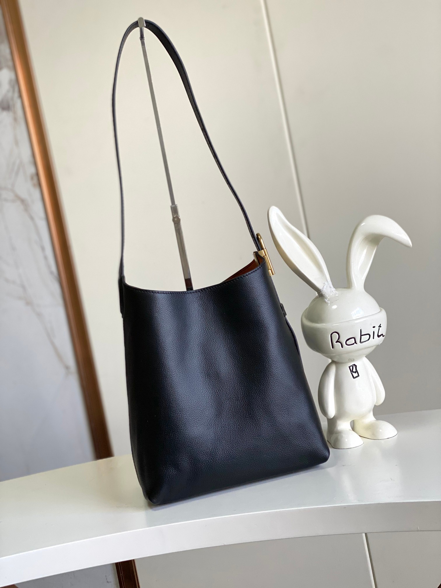 Low Key Hobo Pm Bag Black Smooth Calfskin M25352