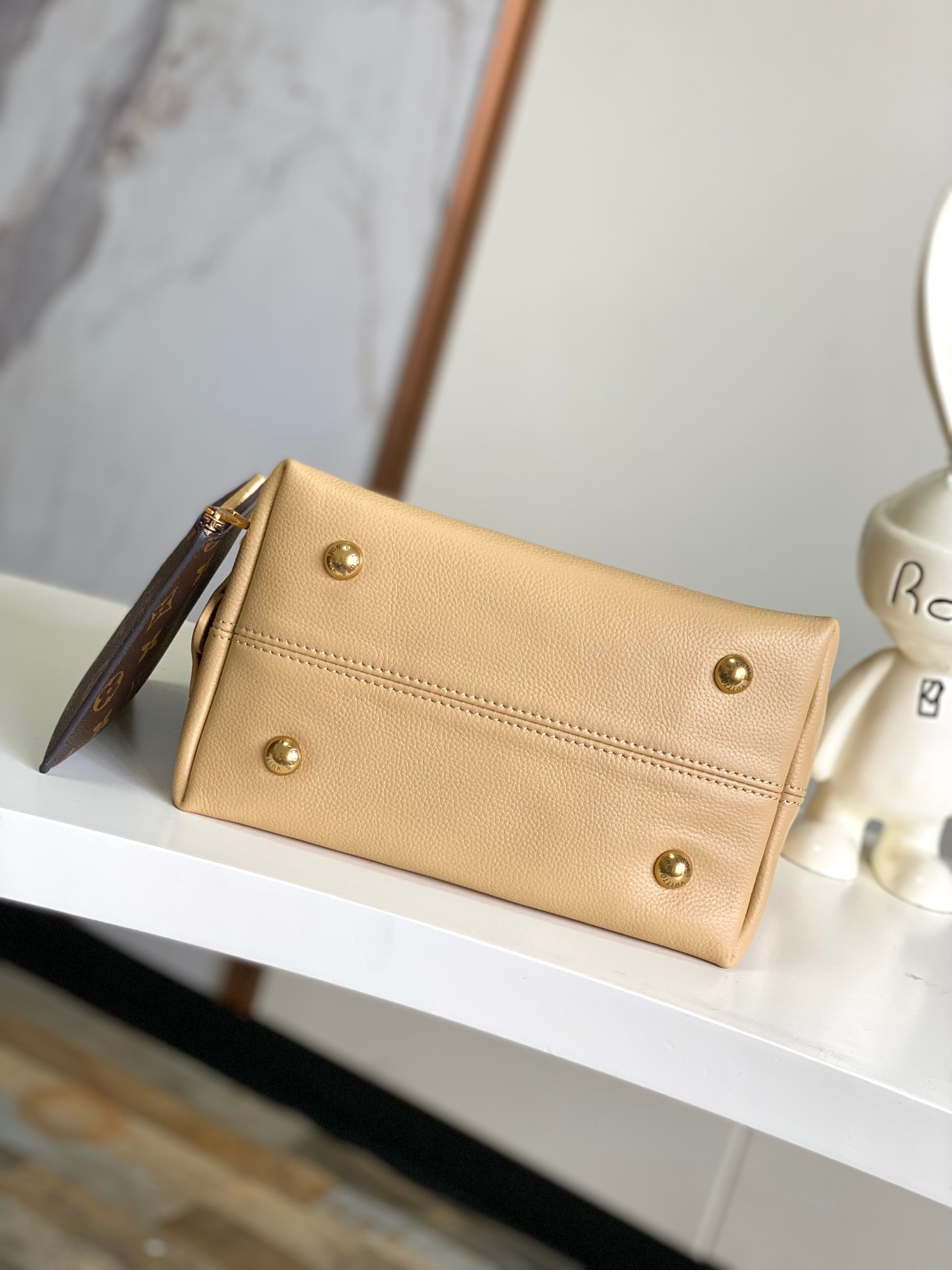 Low Key Hobo Pm Bag Walnut Calfskin M14265