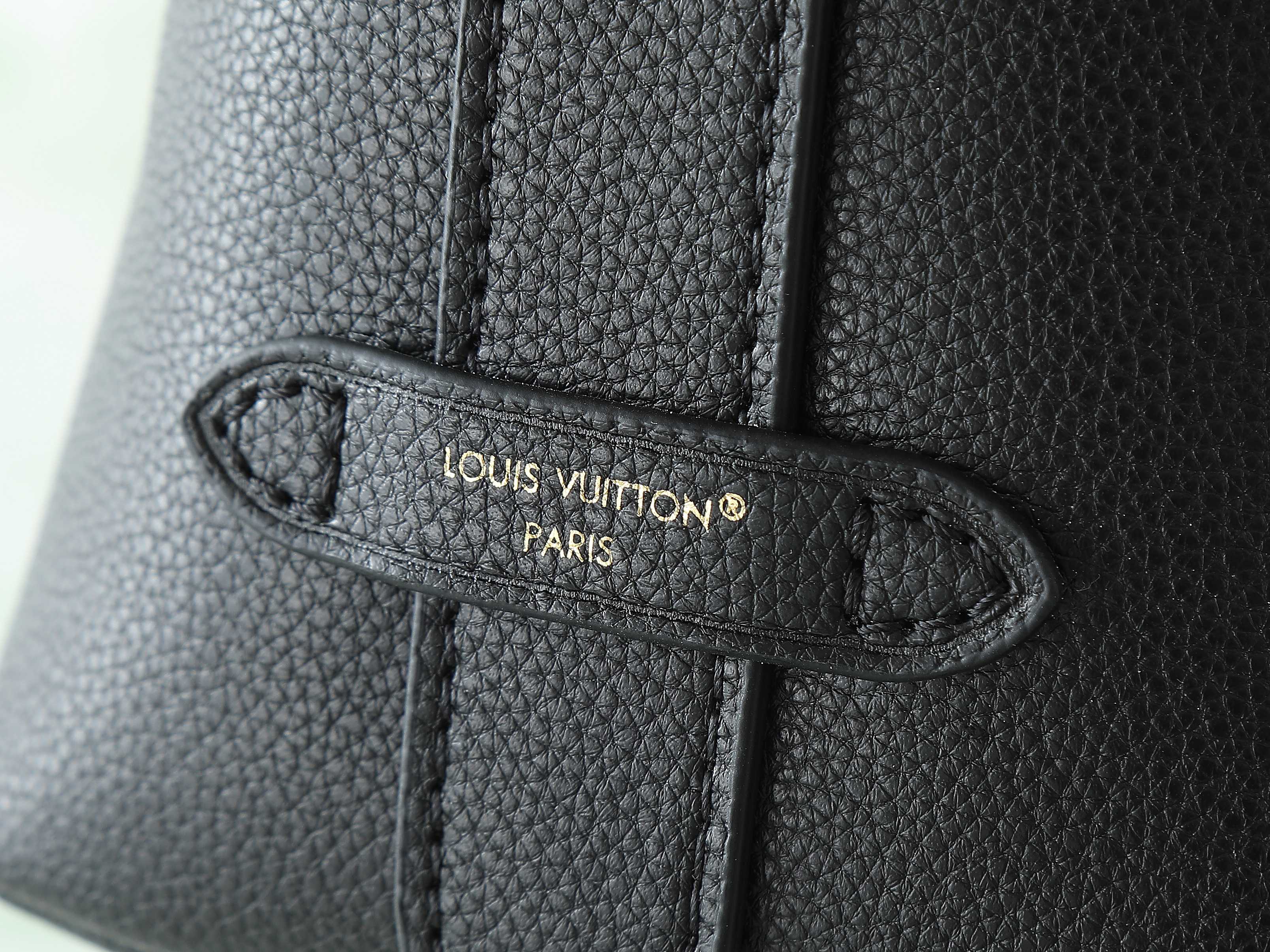 Low Key Messenger Bag Black Calf Leather M13148