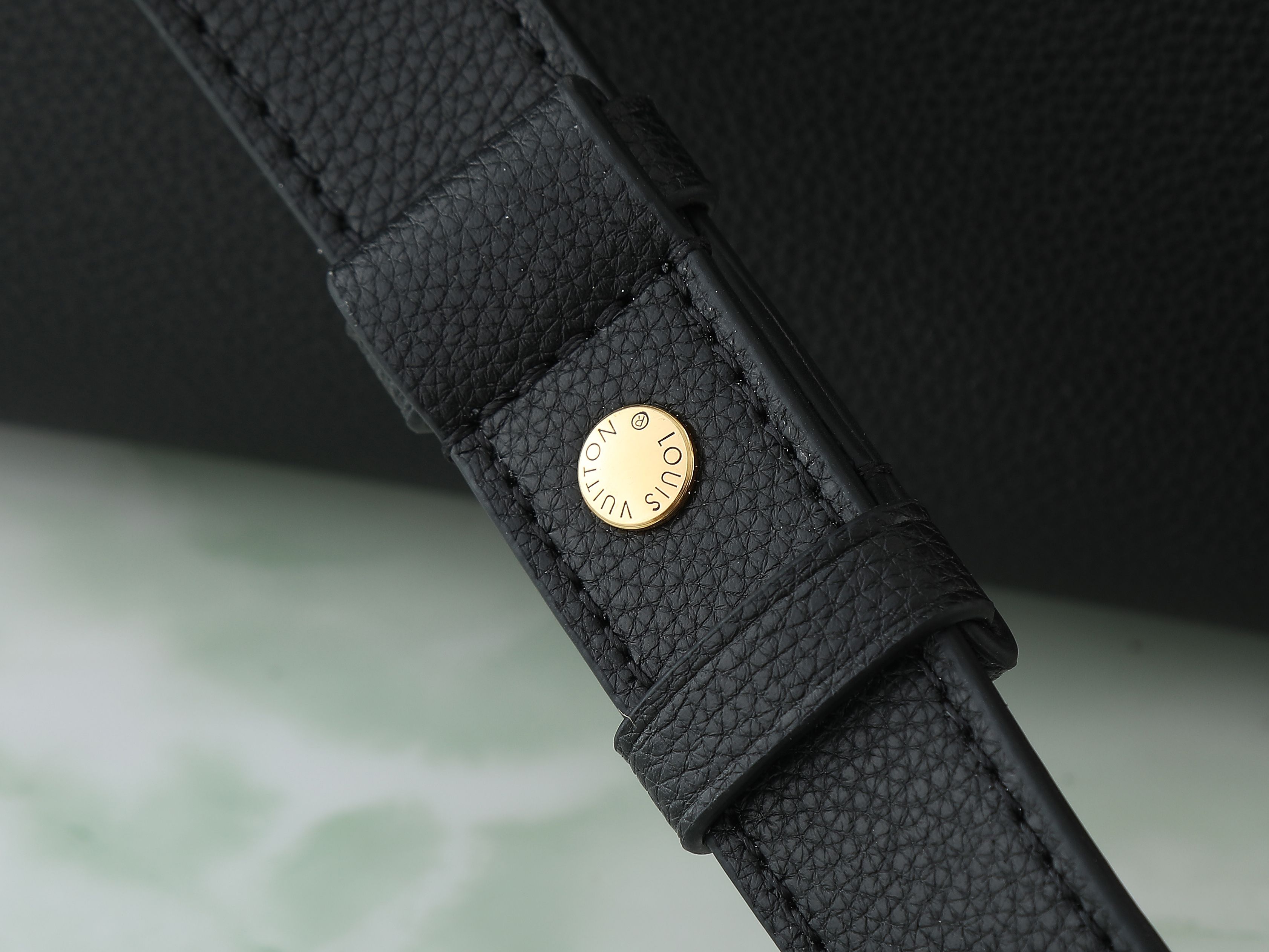 Low Key Messenger Bag Black Calf Leather M13148
