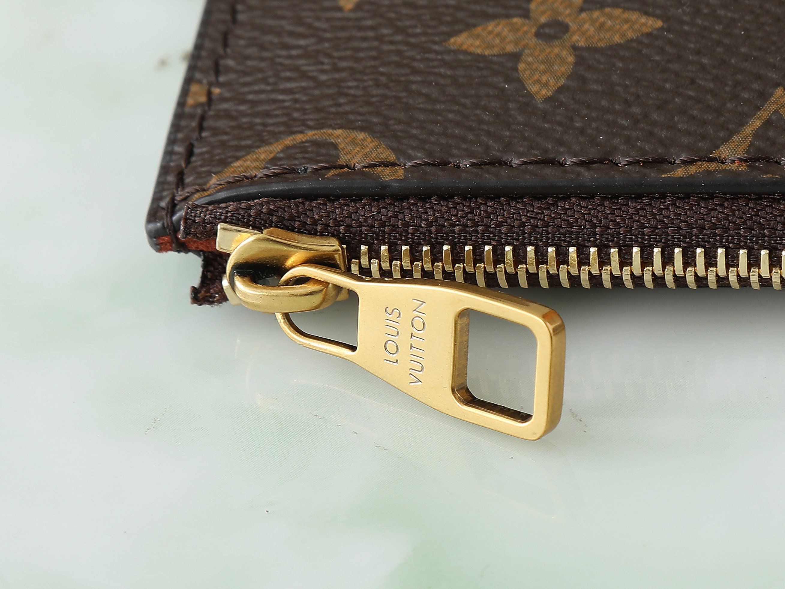 Low Key Messenger Bag Cognac Calf Leather M13151