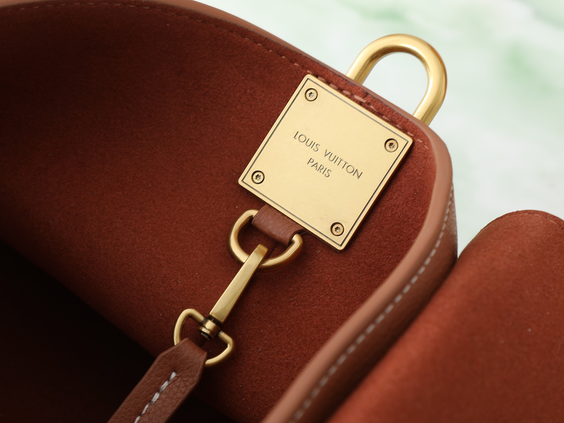 Low Key Messenger Bag Cognac Calf Leather M13151