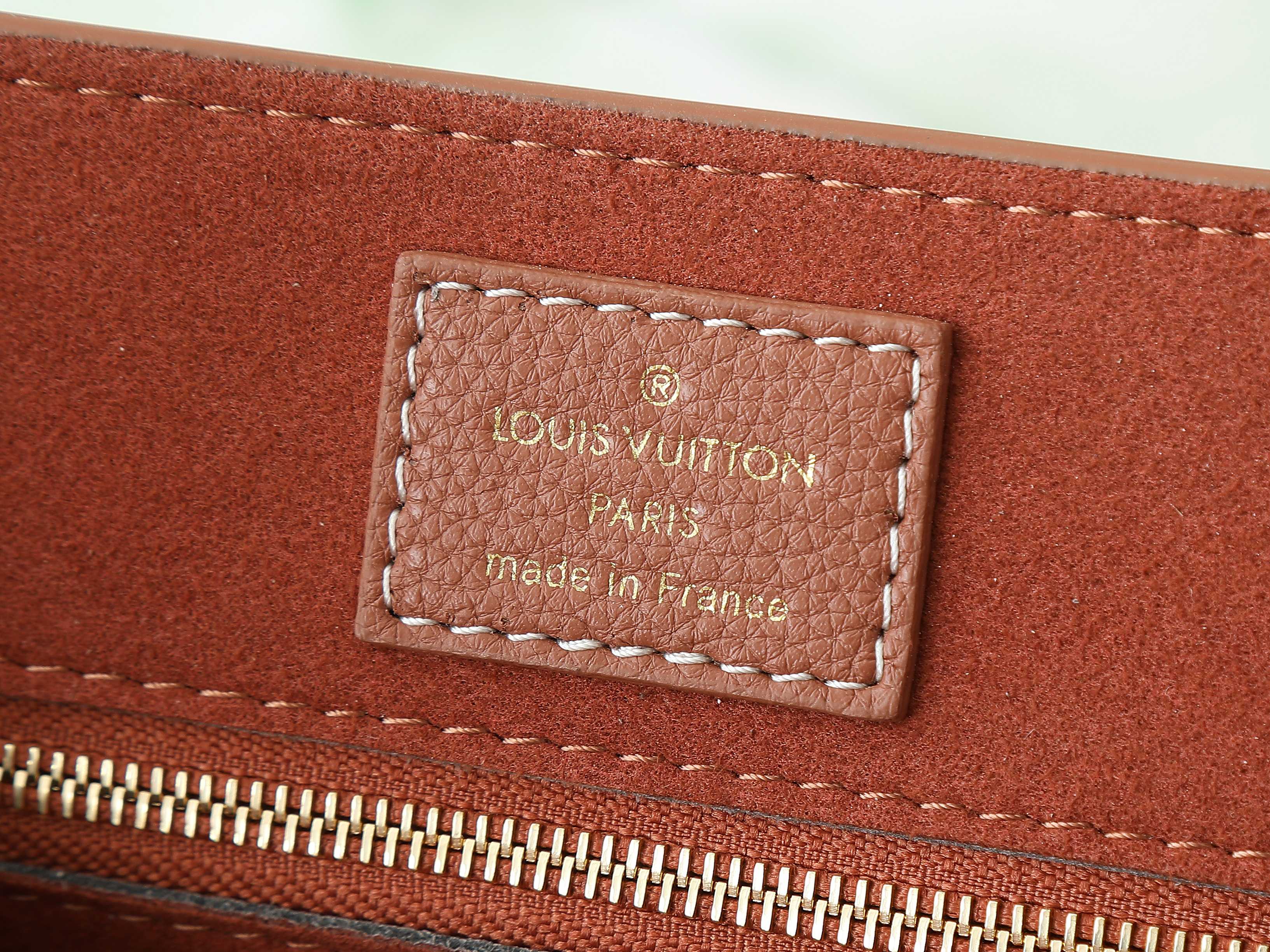 Low Key Messenger Bag Cognac Calf Leather M13151