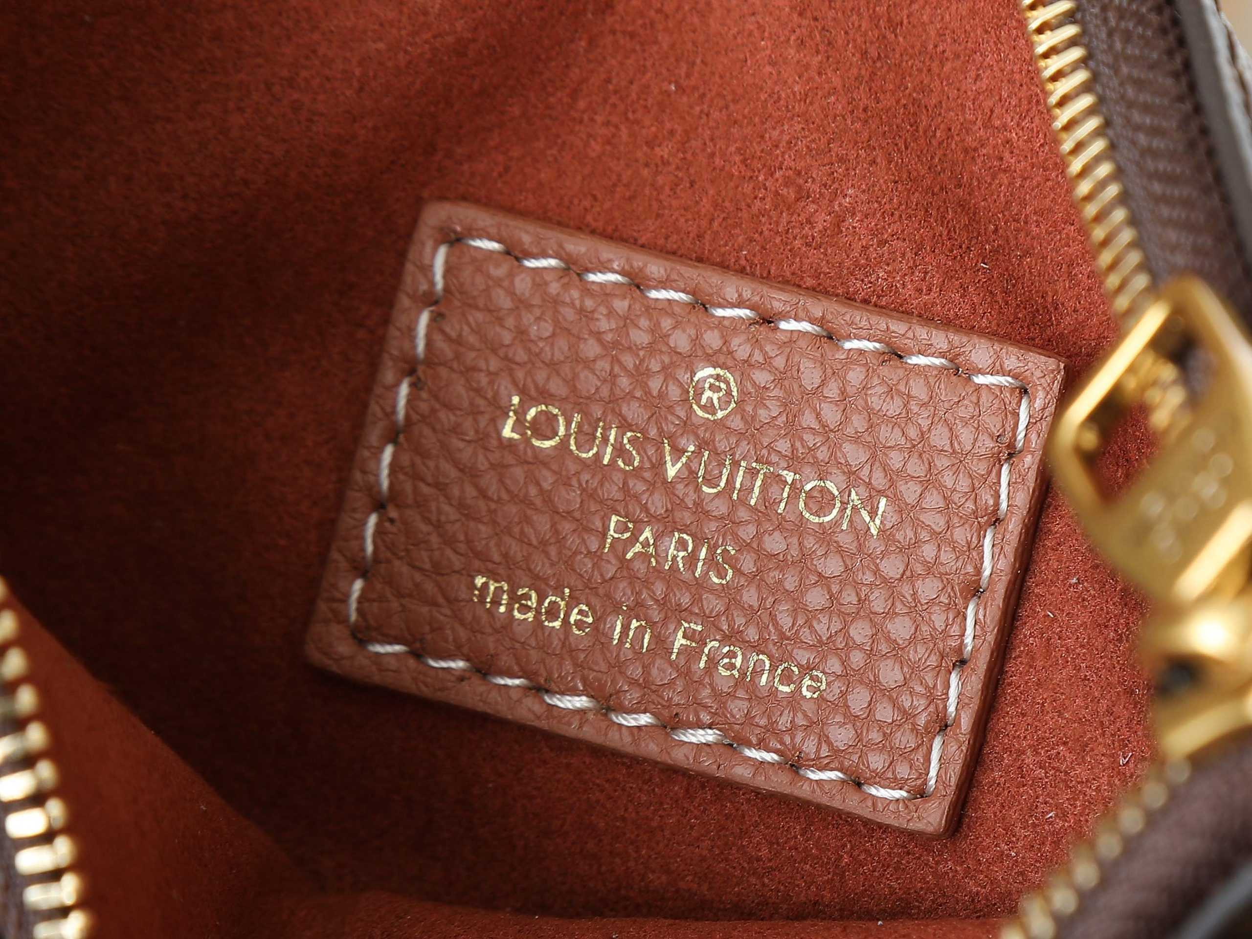 Low Key Messenger Bag Cognac Calf Leather M13151
