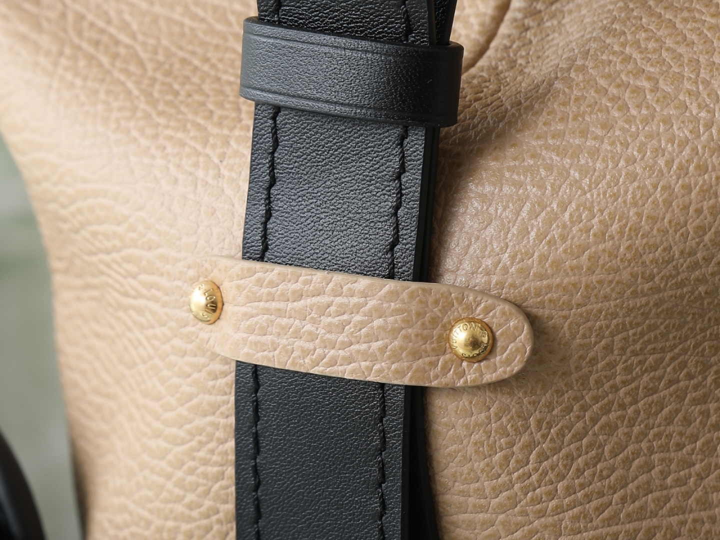 Lv Biker Mm Handbags H27 Arizona Lambskin Leather M25557