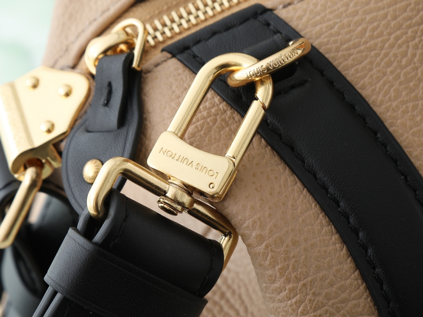 Lv Biker Mm Handbags H27 Arizona Lambskin Leather M25557